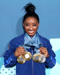 Simone Biles shows off fresh haircut after the Olympics