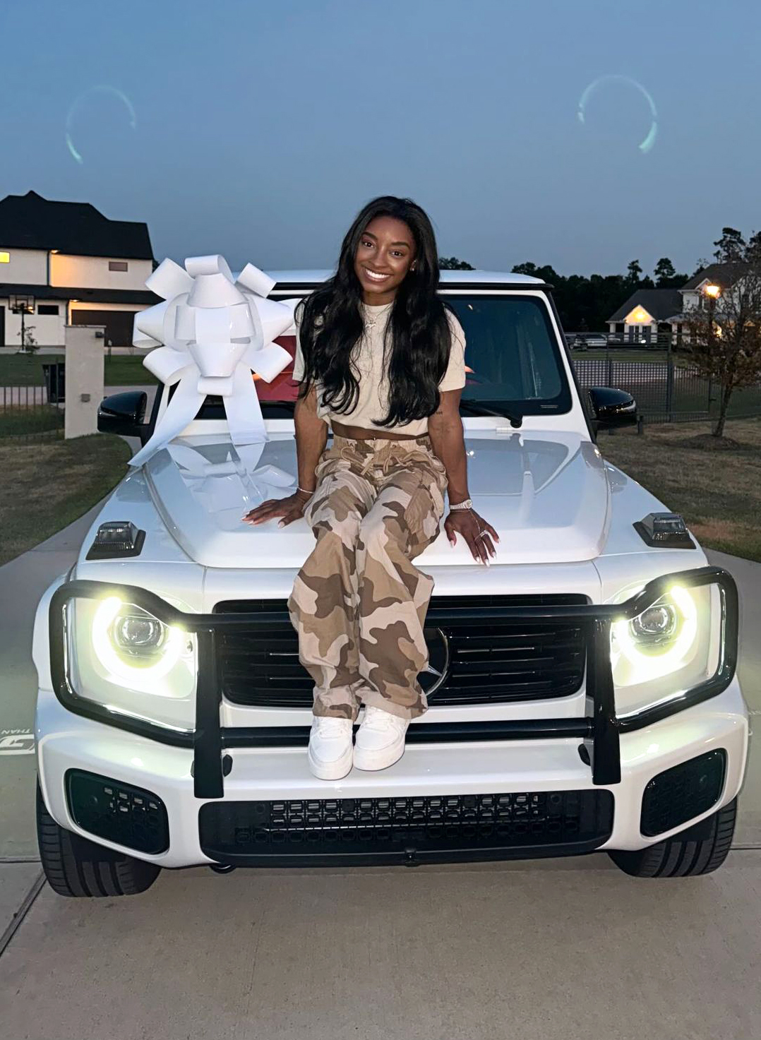 Simone Biles enthüllt den eleganten G-Wagon und berichtet über die Fortschritte ihres neuen Zuhauses