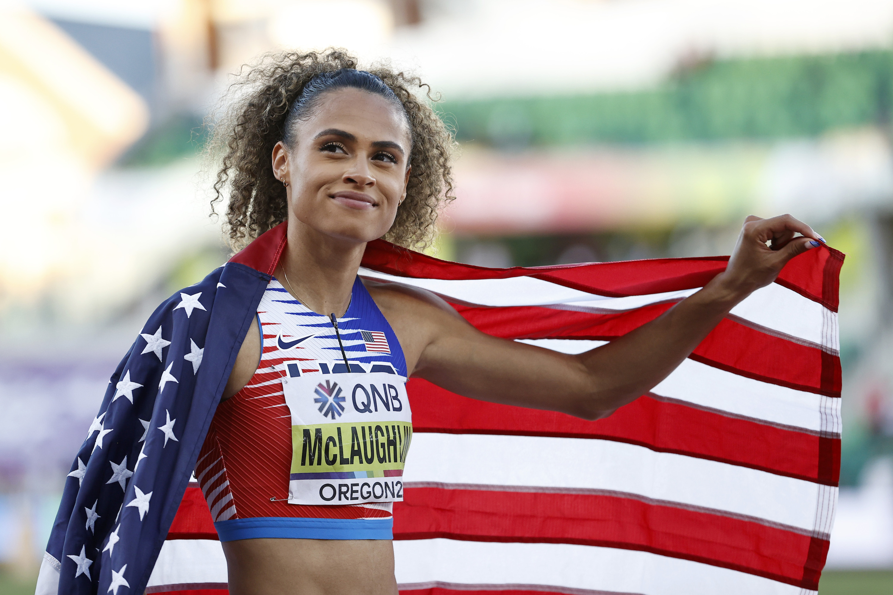 Por que a atleta olímpica Sydney McLaughlin-Levrone usou uma tiara depois de ganhar o ouro