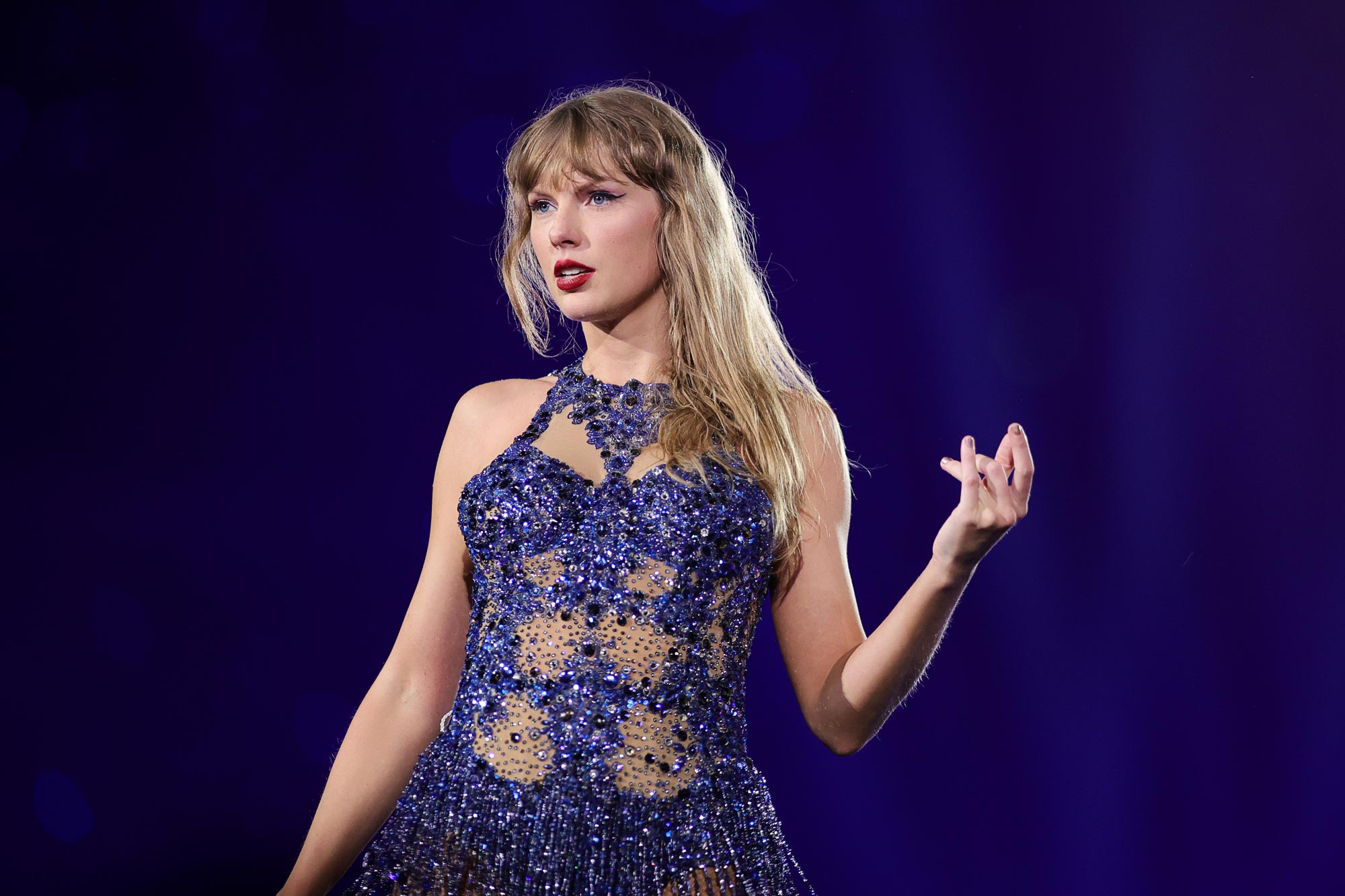 Taylor Swift Resumes Eras Tour in London After Canceling Vienna Concerts 838