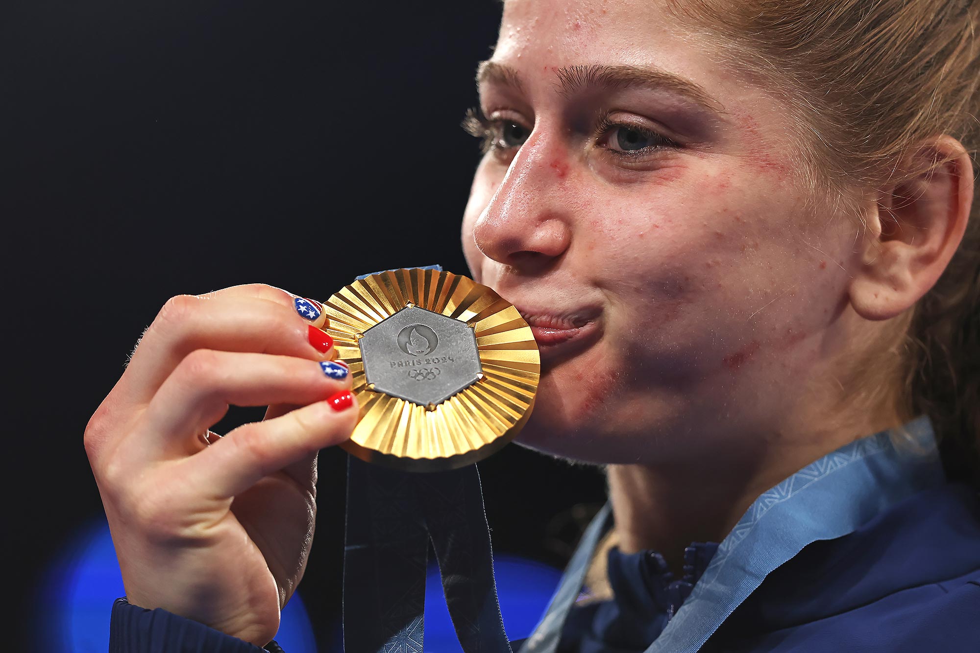 Der Wrestler des Team USA, Amit Elor, war sich sicher, einen Mani-Pedi zu bekommen, bevor er Gold gewann