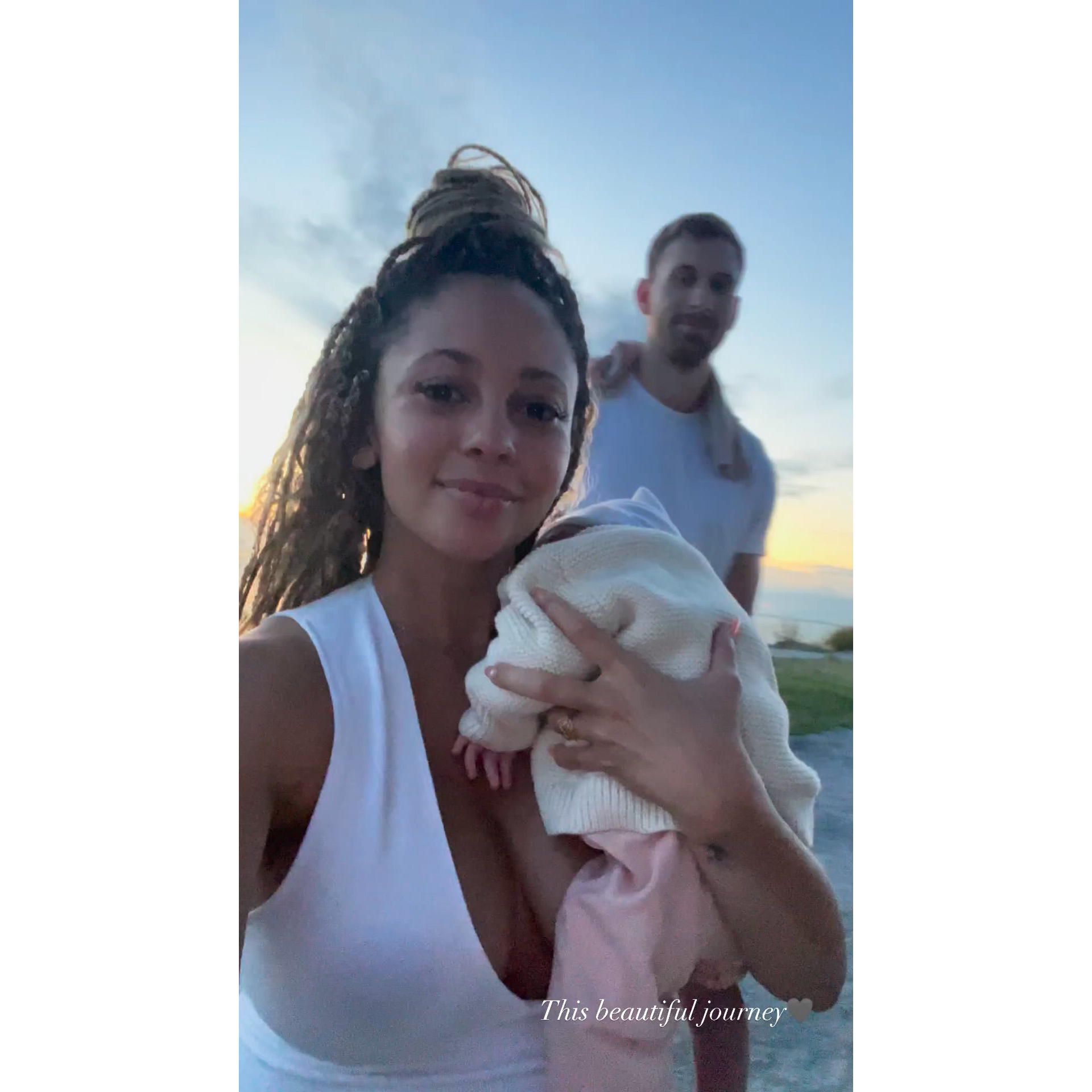 'Riverdale' Alum Vanessa Morgan เผยชื่อของ Baby No. 2