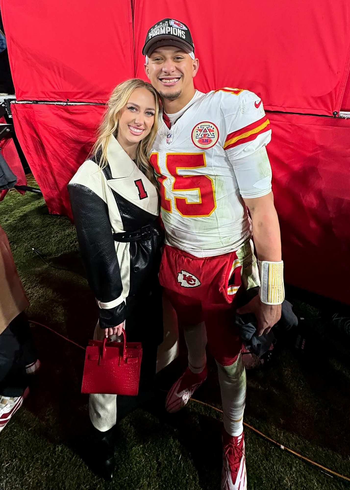 Các món ăn của Brittany Mahomes trong bữa ăn mang thai 'đặc biệt' của chồng Patrick