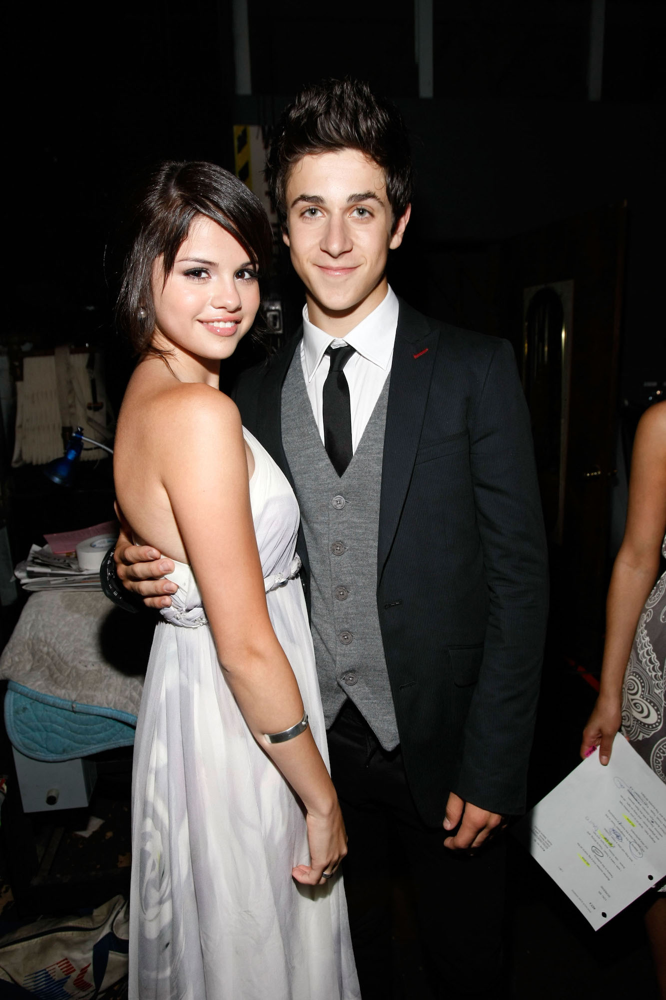 O costar de 'Wizards' de Selena Gomez, David Henrie, elogia Benny Blanco