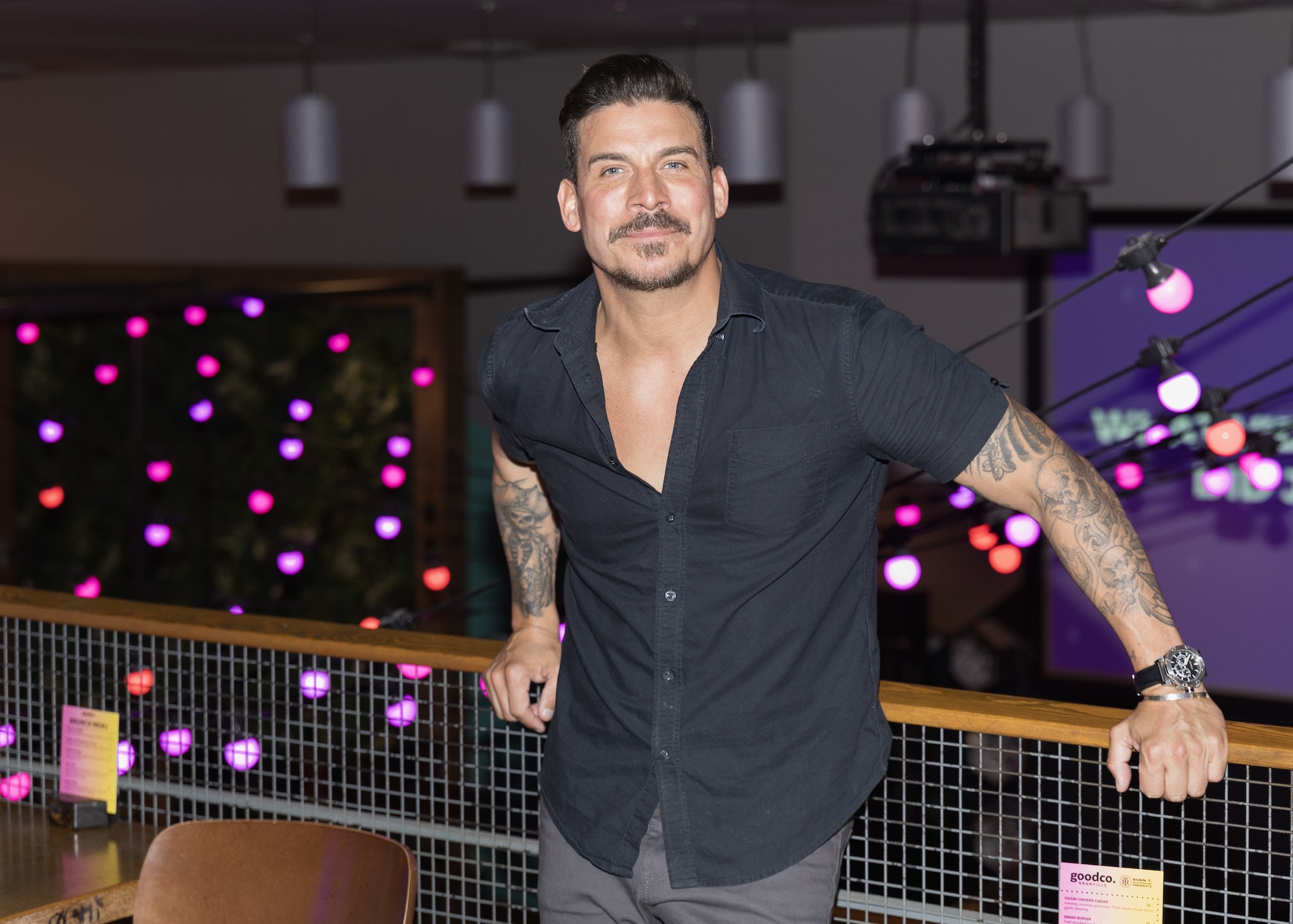 Jax Taylor ออกจากสถานบำบัดสุขภาพจิตหลังพักรักษาตัว 30 วัน