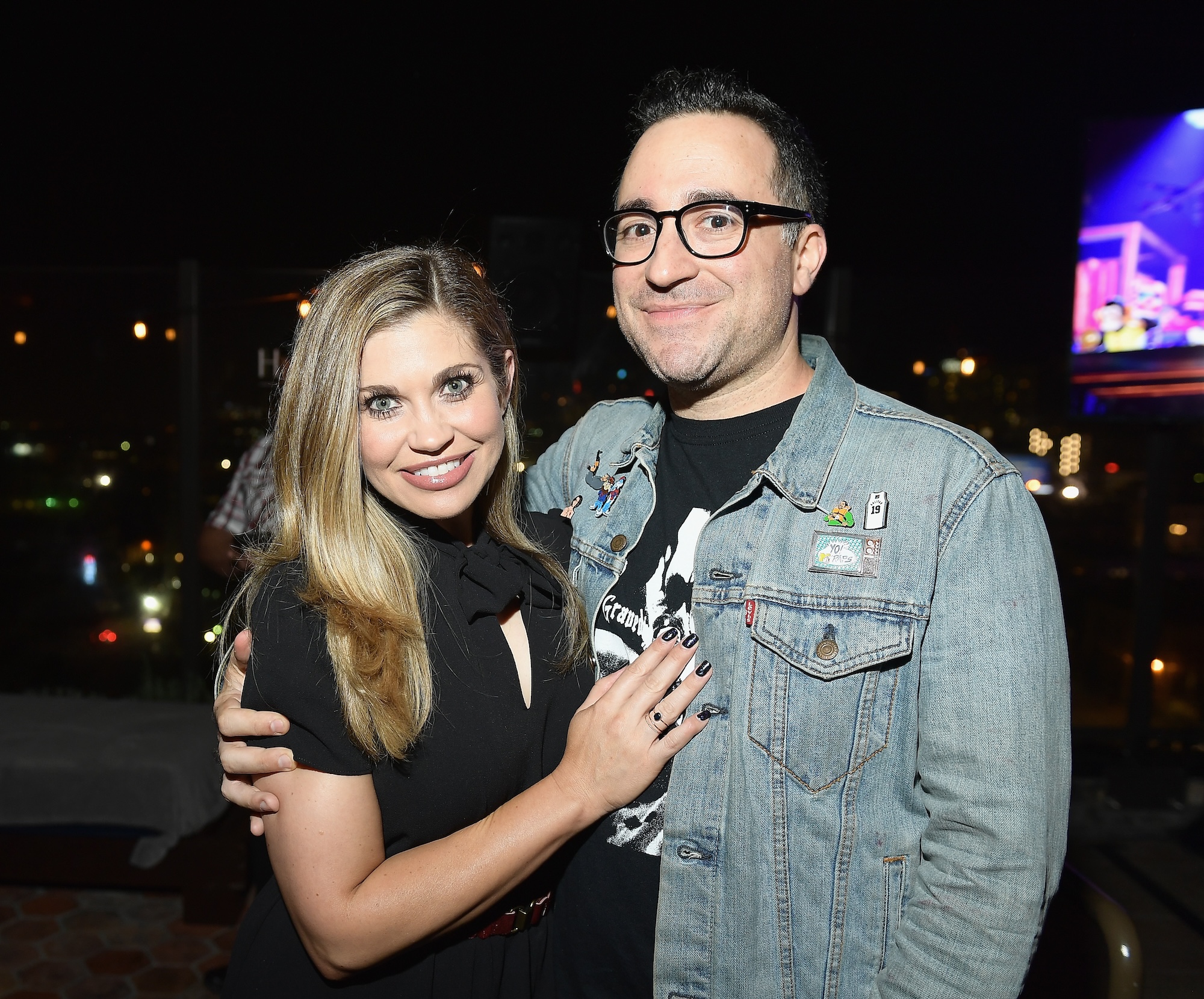 O marido de Danielle Fishel reage ao diagnóstico de câncer: ‘Ela conseguiu isso’