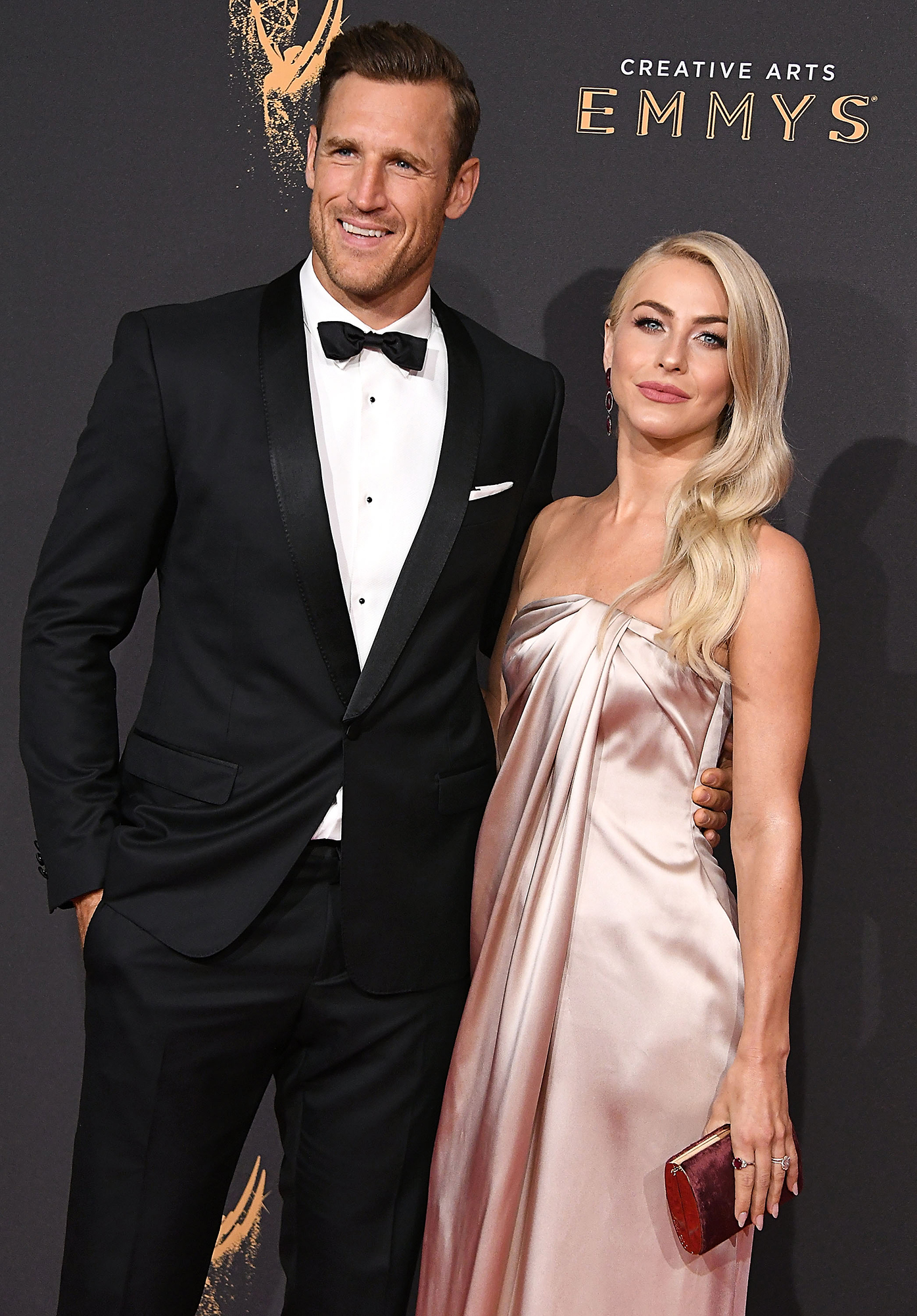 Julianne Hough'un Köpekleri Brooks Laich'in Ayrılmasından 10 Gün Sonra Öldürüldü