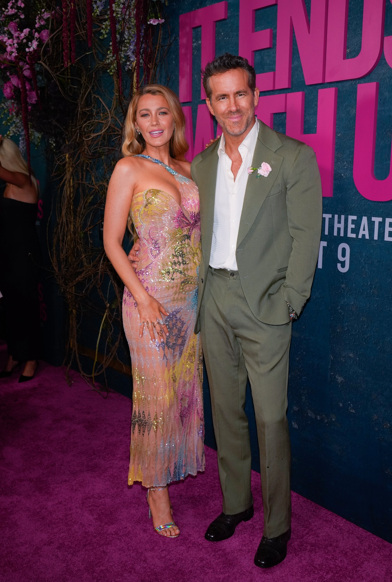 Blake Lively agarra a bunda de Ryan Reynolds na estreia de ‘It Ends With Us’