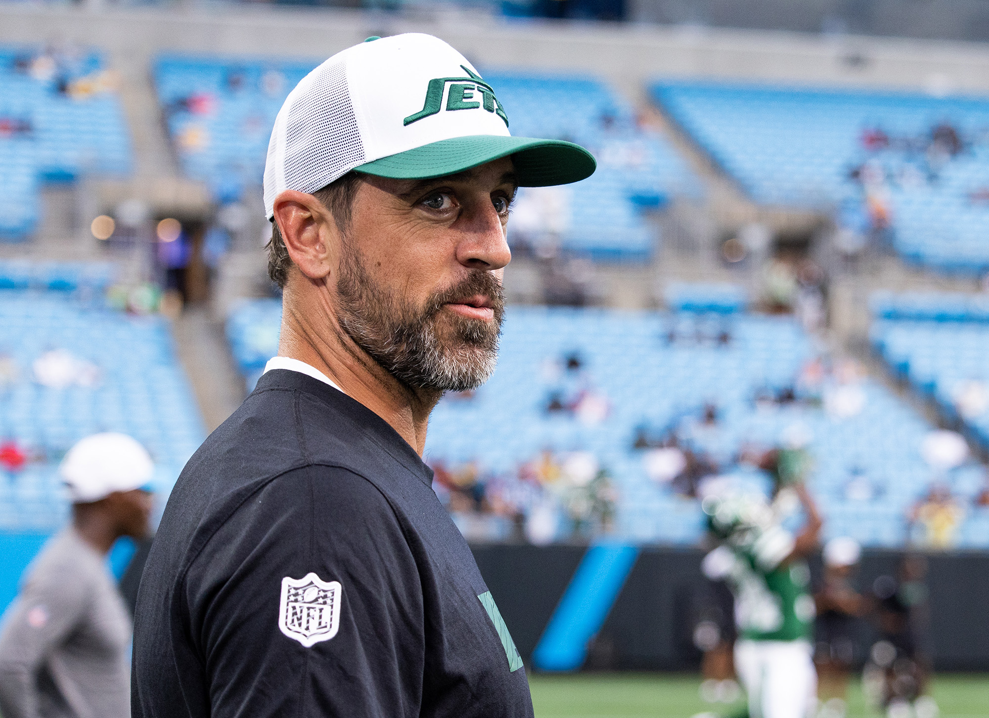 Đoạn phim giới thiệu tài liệu Netflix của Aaron Rodgers có sự xuất hiện của Người phụ nữ bí ẩn