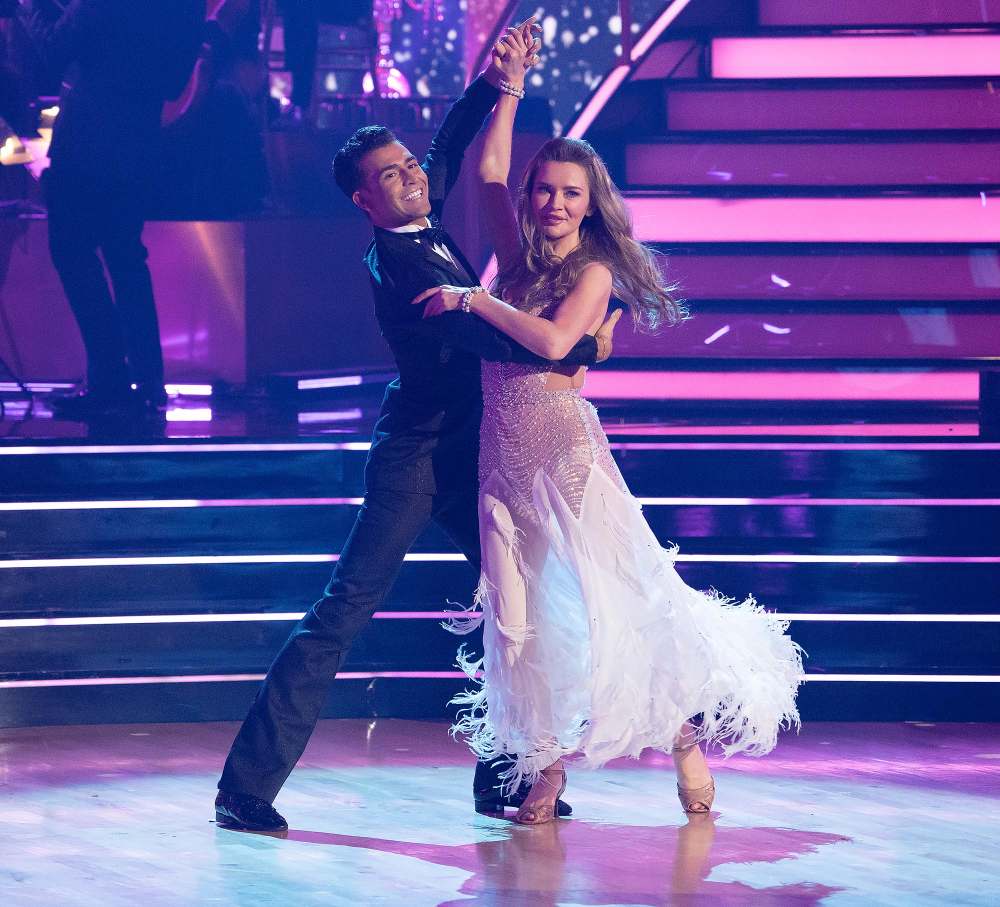 Anna Delvey nos disse anteriormente que colocaria seu Dancing With the Stars Mirrorball no armazenamento 3 Ezra Sosa