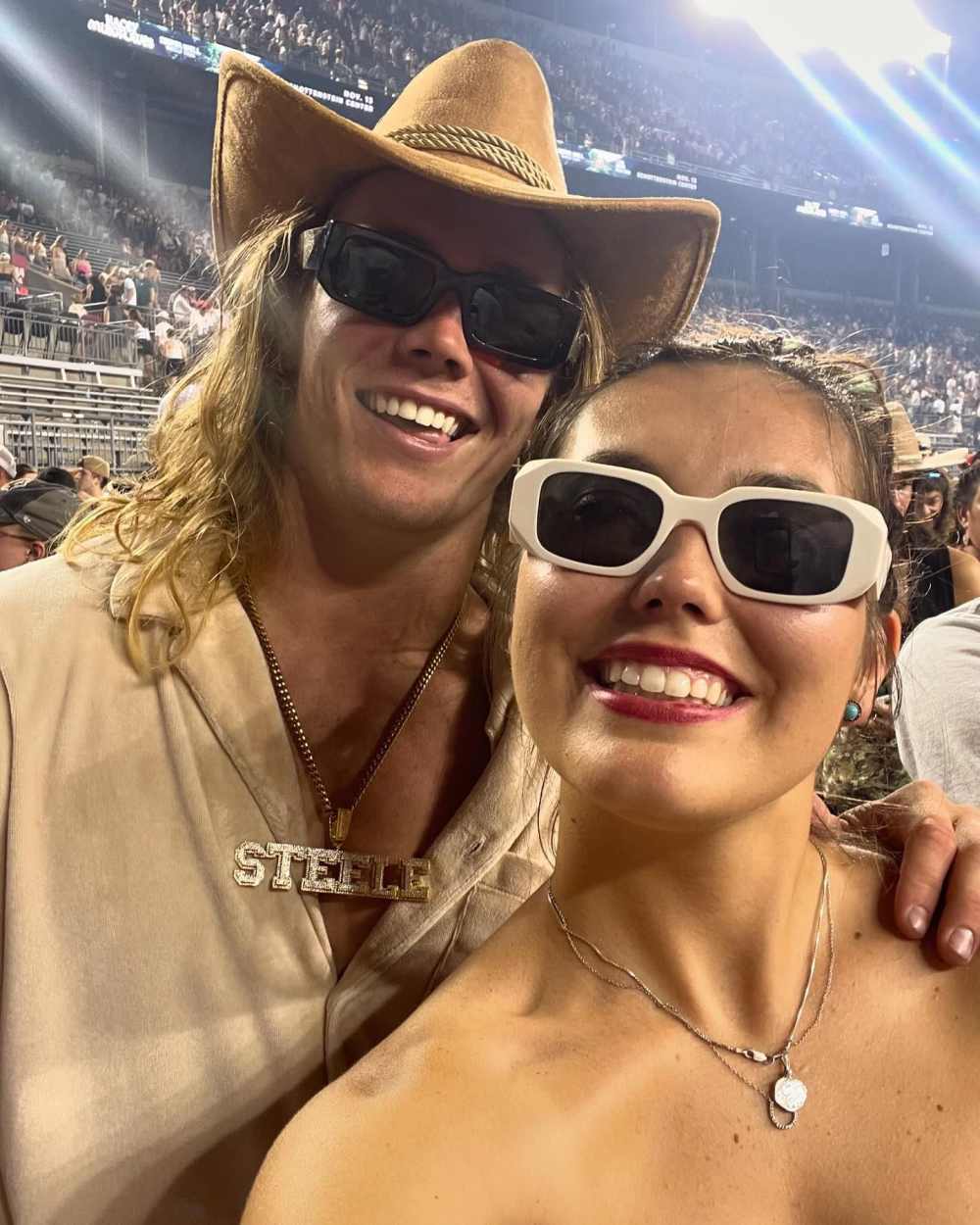 El novato de los Chiefs, Carson Steele, se salta la boda de su hermana para jugar el partido del domingo