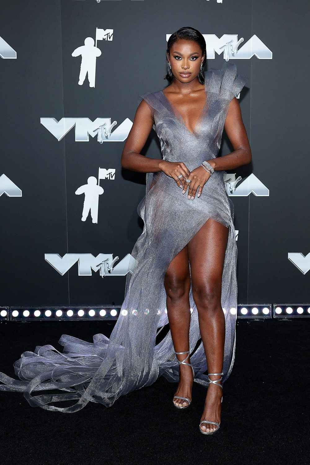 Coco Jones usa 241K en Jared Atelier Diamonds para los VMA 2024