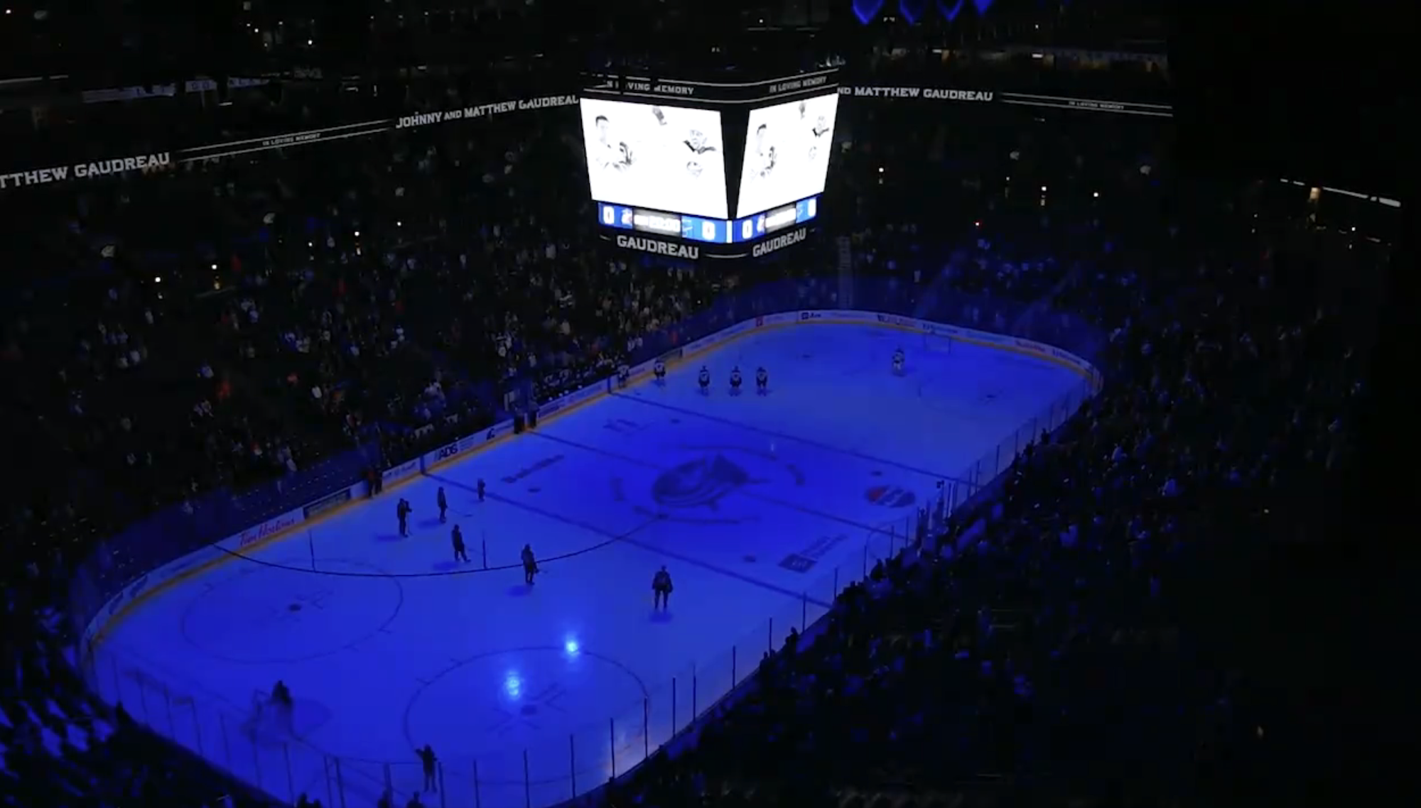 Los Columbus Blue Jackets comparten un emotivo tributo a Johnny Gaudreau antes del partido