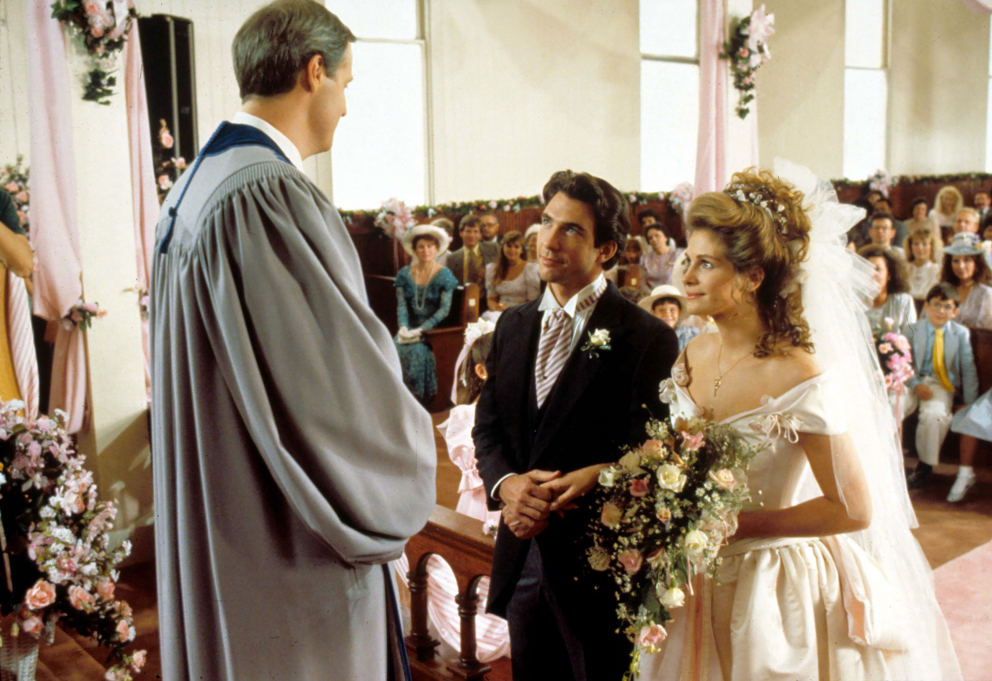 Eric Roberts khen ngợi màn trình diễn của chị gái Julia Roberts trong 'Steel Magnolias'