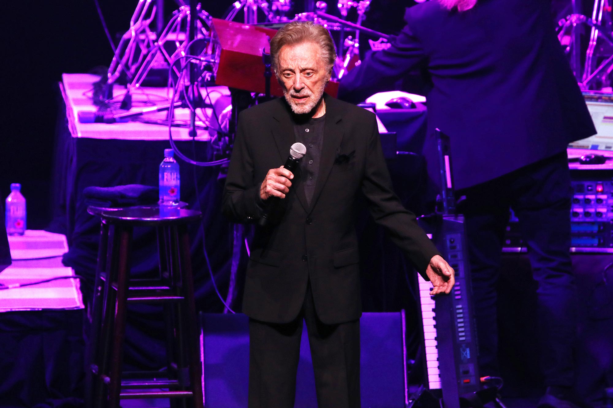 Frankie Valli, 90, reagiert auf die Besorgnis der Fans über seine jüngste Leistung