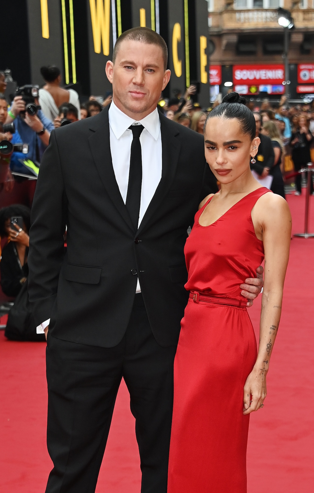 Channing Tatum posa em homenagem romântica a Zoe Kravitz