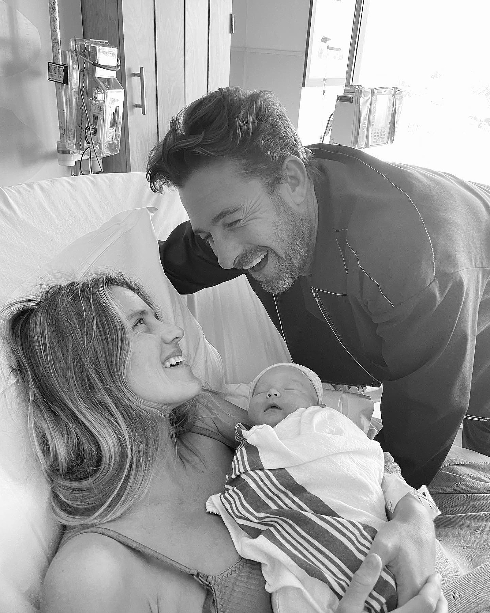 Grey's Anatomy Scott Speedman y su prometida dan la bienvenida al bebé número 2