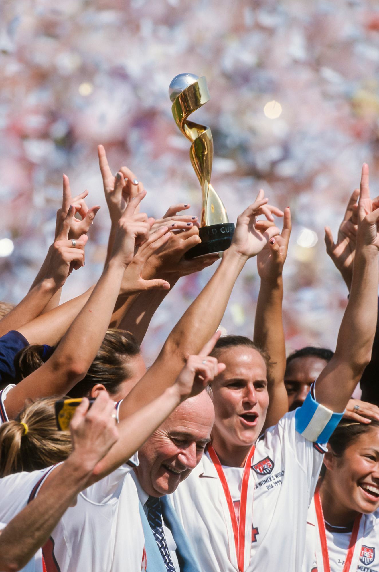 Hope Solo Slams ทีมฟุตบอลโลกปี 1999 กล่าวว่าพวกเขาสร้าง 'เว็บร่วมประเวณีระหว่างพี่น้อง'