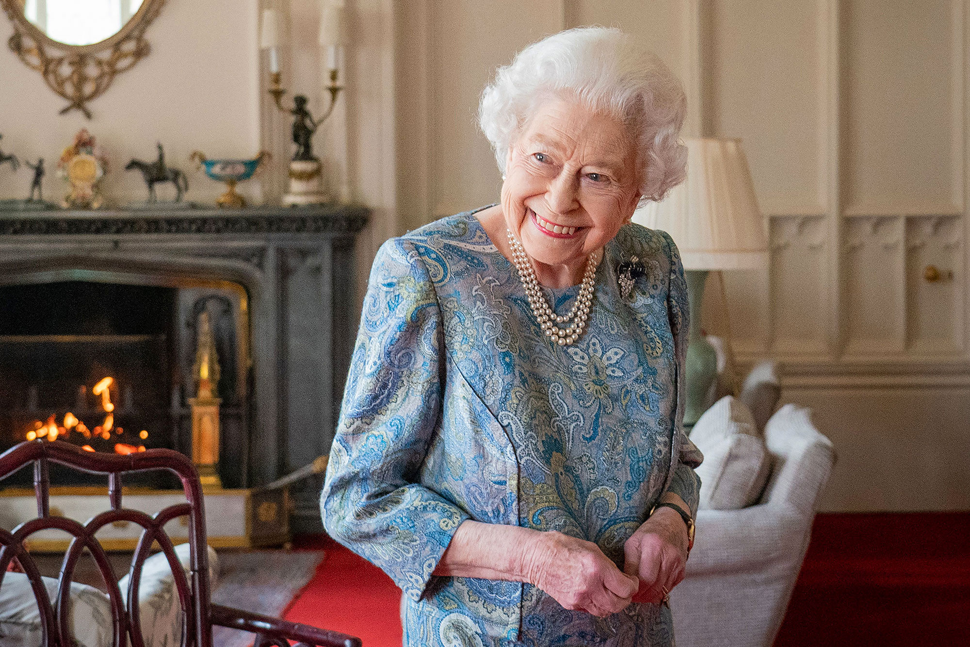 Ian McKellen อ้างว่า Queen Elizabeth II นั้น 'ค่อนข้างหยาบคาย' สำหรับพระองค์