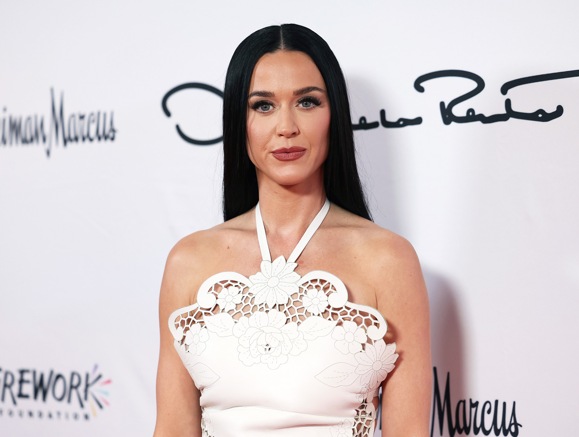 Katy Perry, Dr. Luke'un Son İşbirliğiyle İlgili 'Sohbetlere' Konuştu