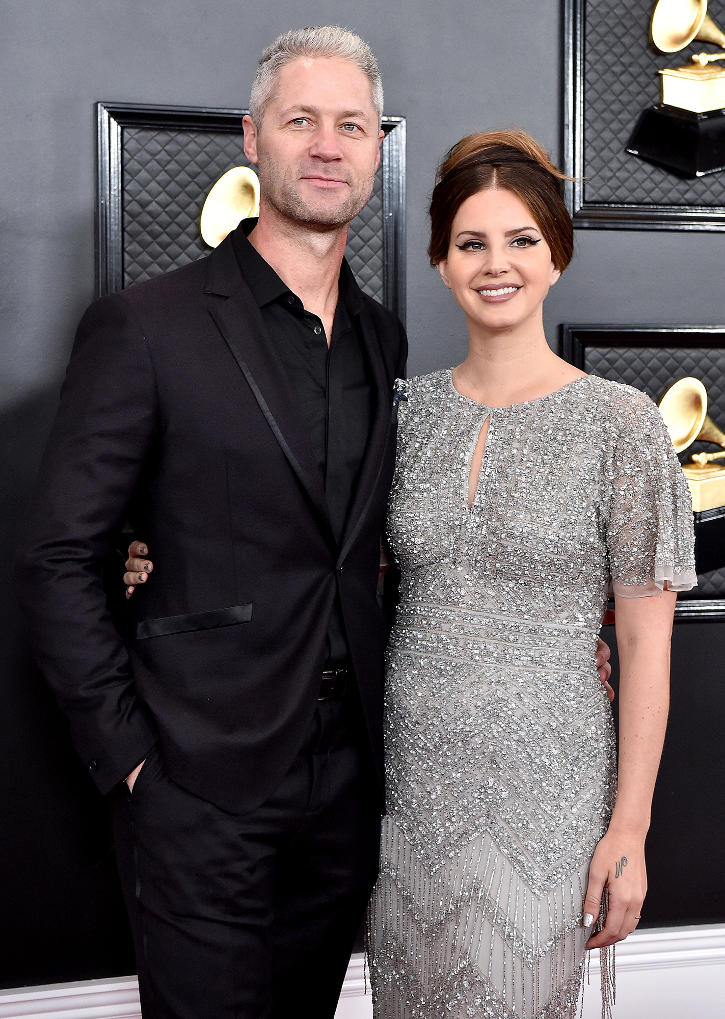 Revise la historia de citas de Lana Del Rey antes de su matrimonio con Jeremy Dufrene