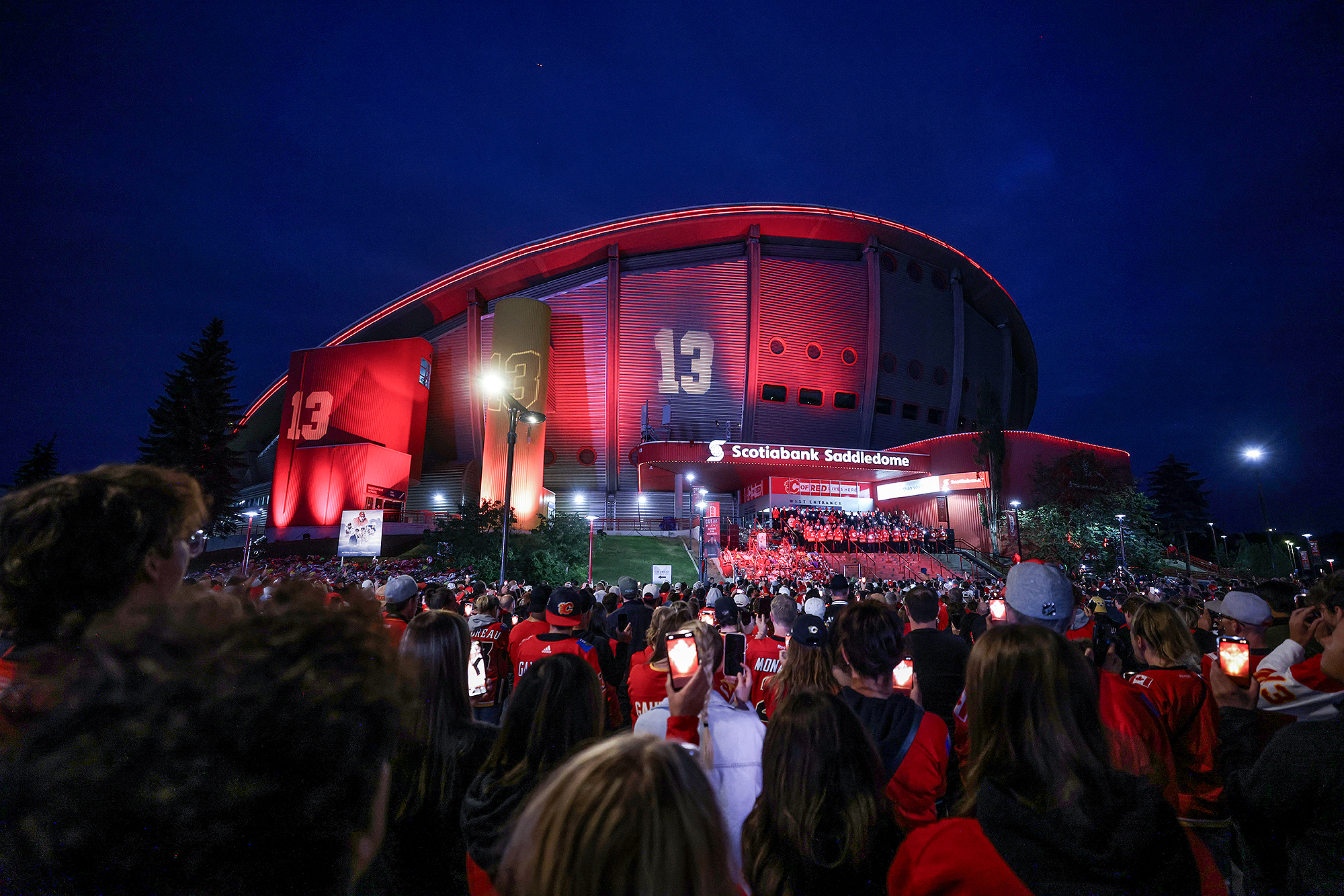 Meredith Gaudreau เรียก Vigils สำหรับสามีผู้ล่วงลับจอห์นนี่และพี่ชาย 'พิเศษ'