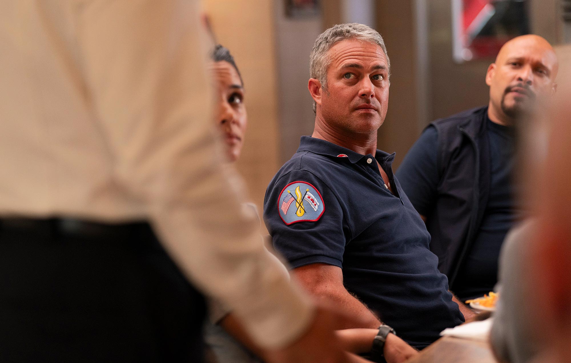 Miranda Rae Mayo llama al estreno de la temporada 13 de 'Chicago Fire' un 'espectáculo de fuegos artificiales'