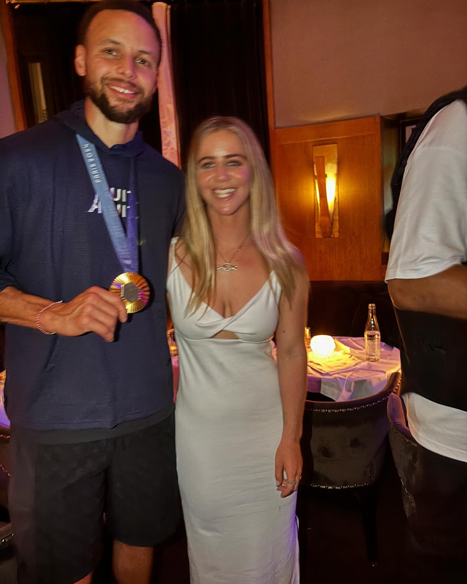 La atleta olímpica Caroline Marks recuerda la noche 'genial' que celebró con Steph Curry