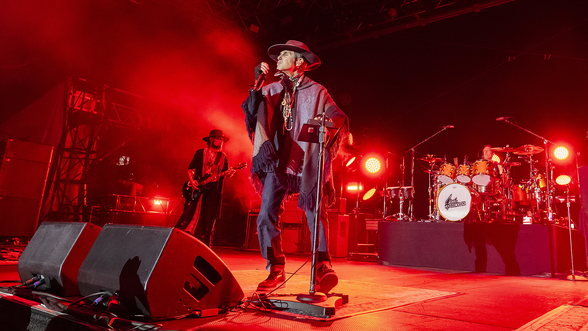 Perry Farrell's Wife Says He Is Seeking Help After Onstage Fight With Dave Navarro