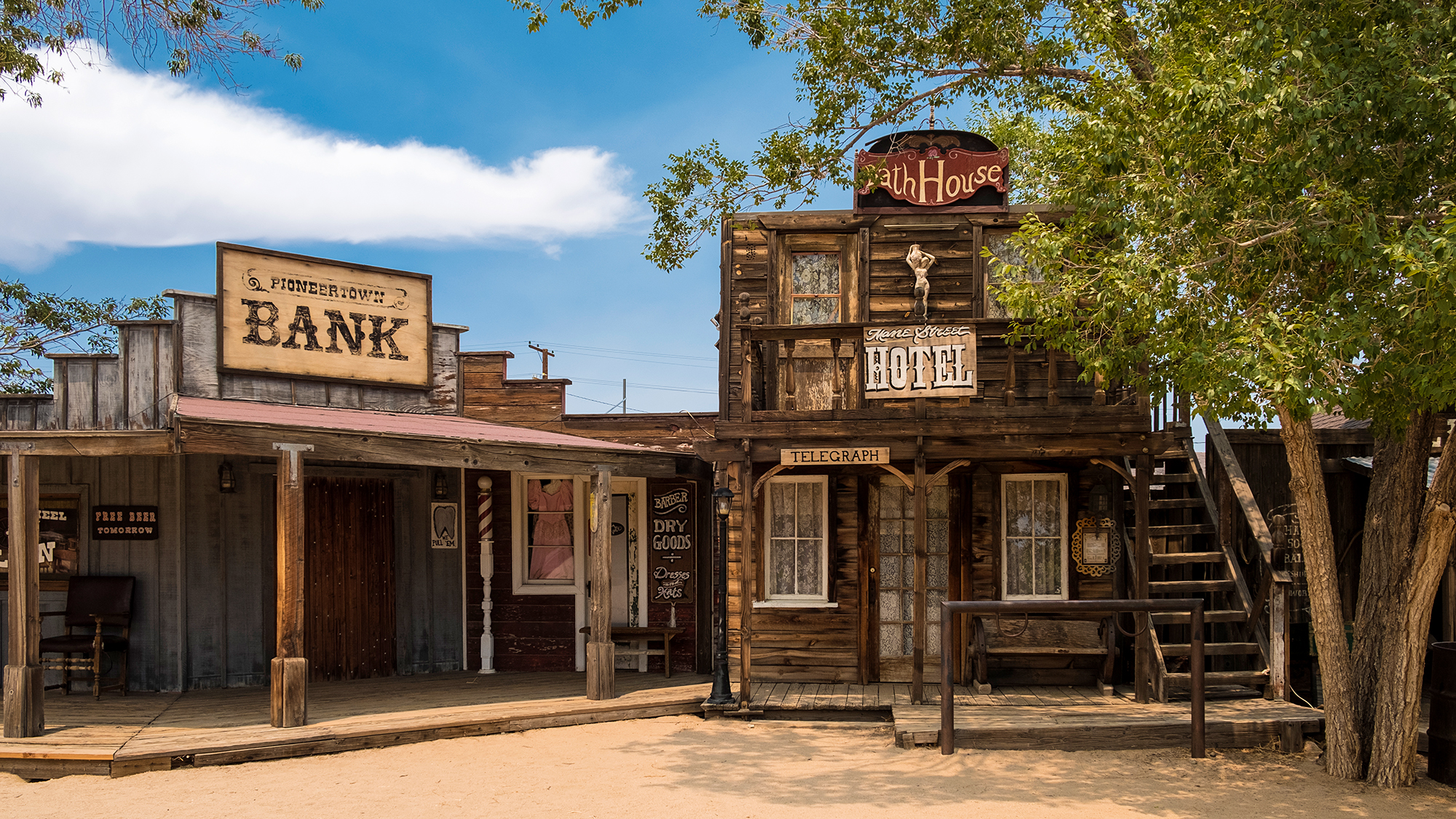 Bán Alanna của Sunset xin lỗi vì nói rằng cô ấy sở hữu Pioneertown