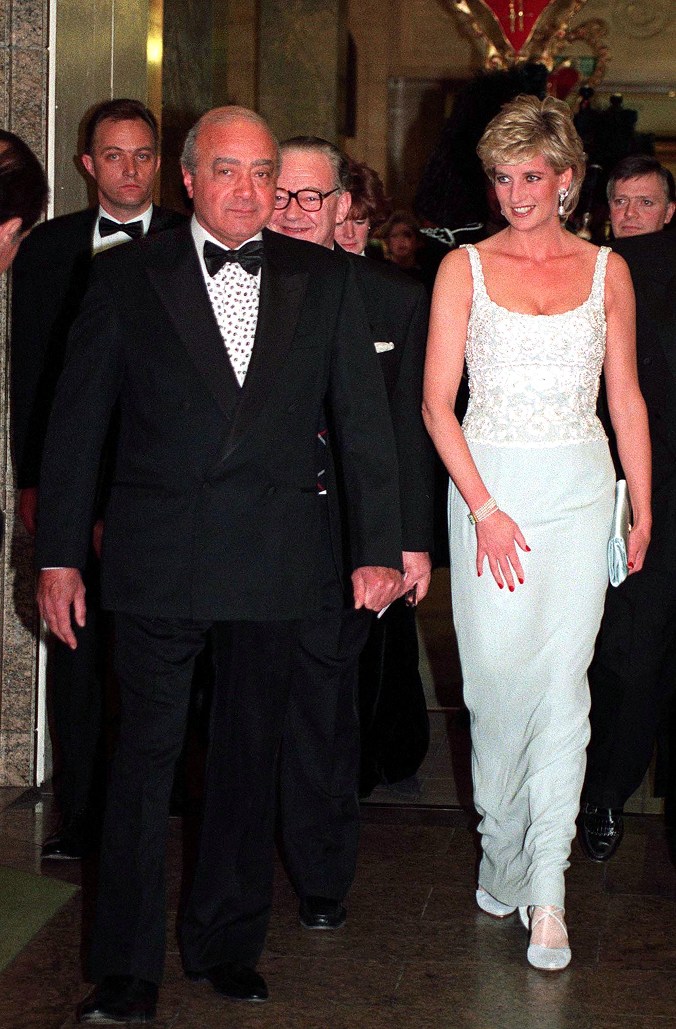 O namorado da princesa Diana, o pai de Dodi, Mohamed Al-Fayed, acusado de estupro