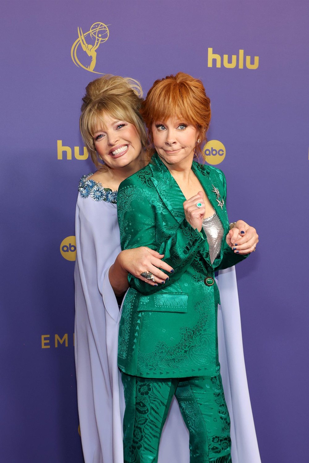 Reba McEntire e seu Sugar Tot Rex Linn saem no Emmy Awards 2024 103