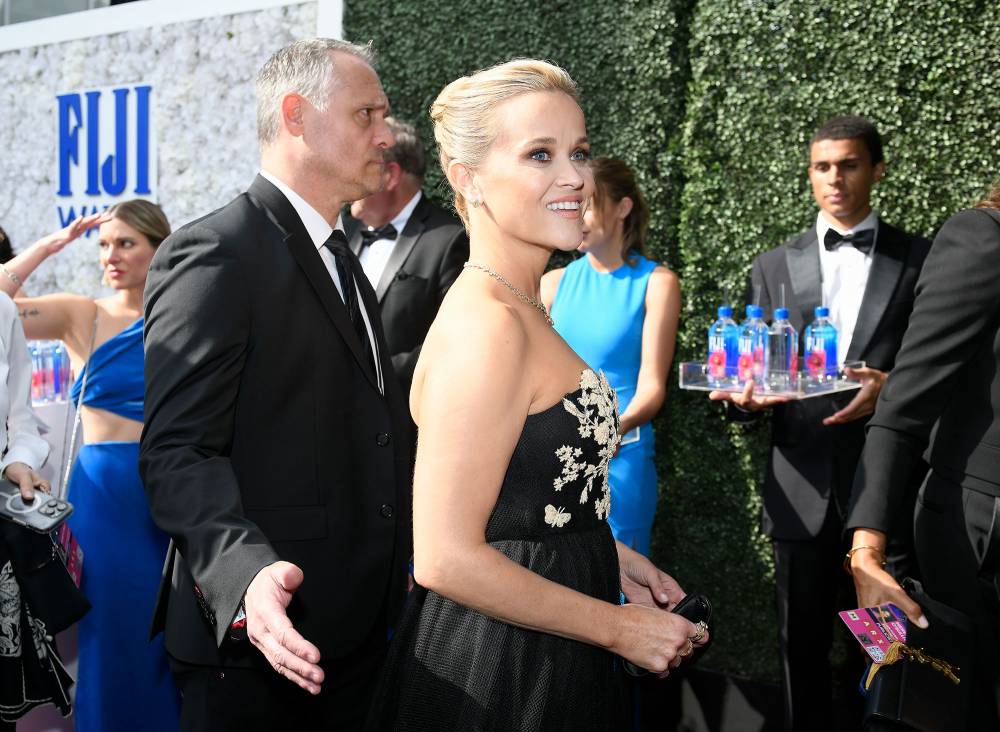 Reese Witherspoon FIJI Water Premios Emmy 2024