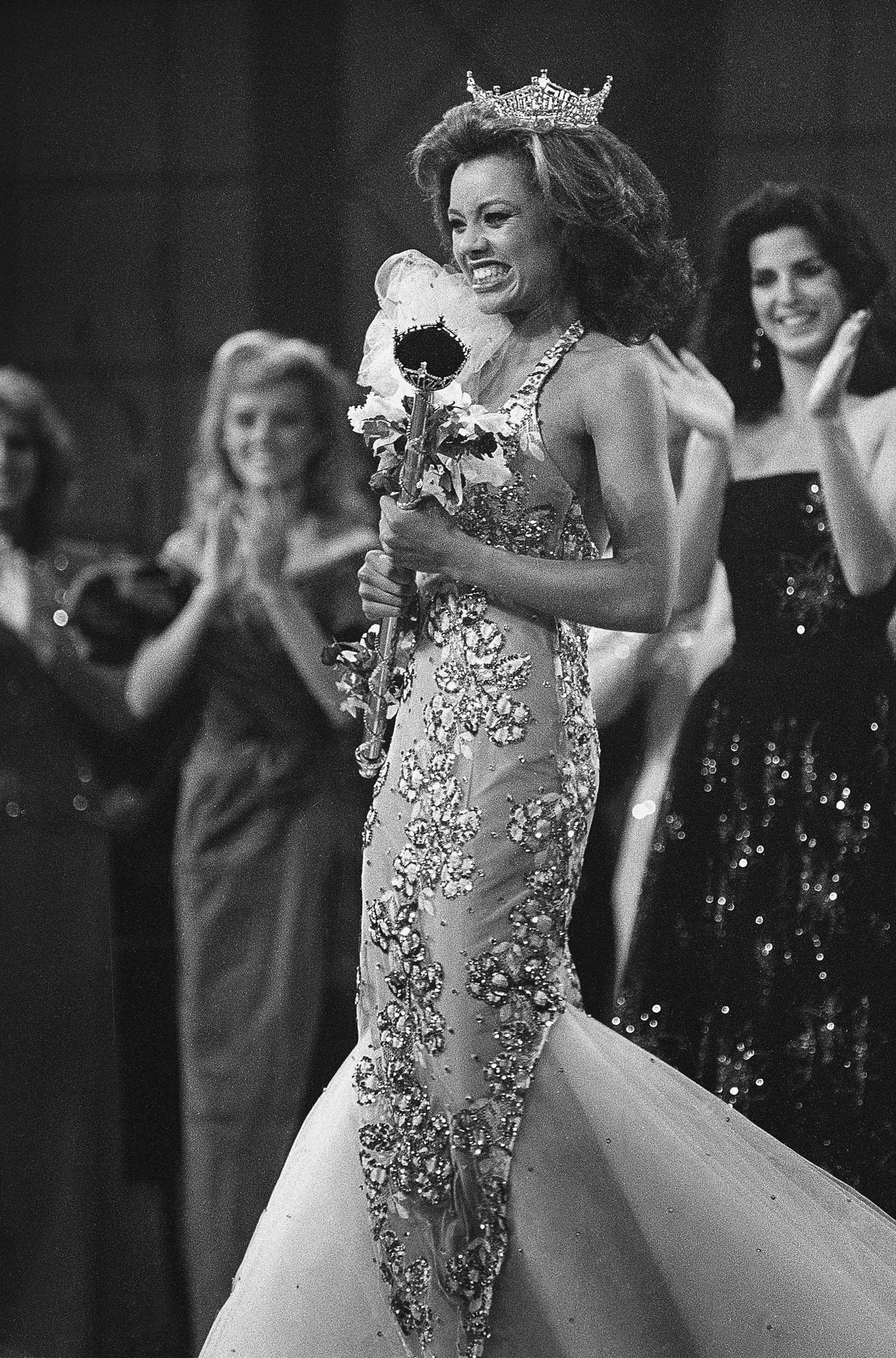 จำได้ไหมว่าเมื่อ Vanessa Williams กลายเป็น Black Miss America คนแรก?