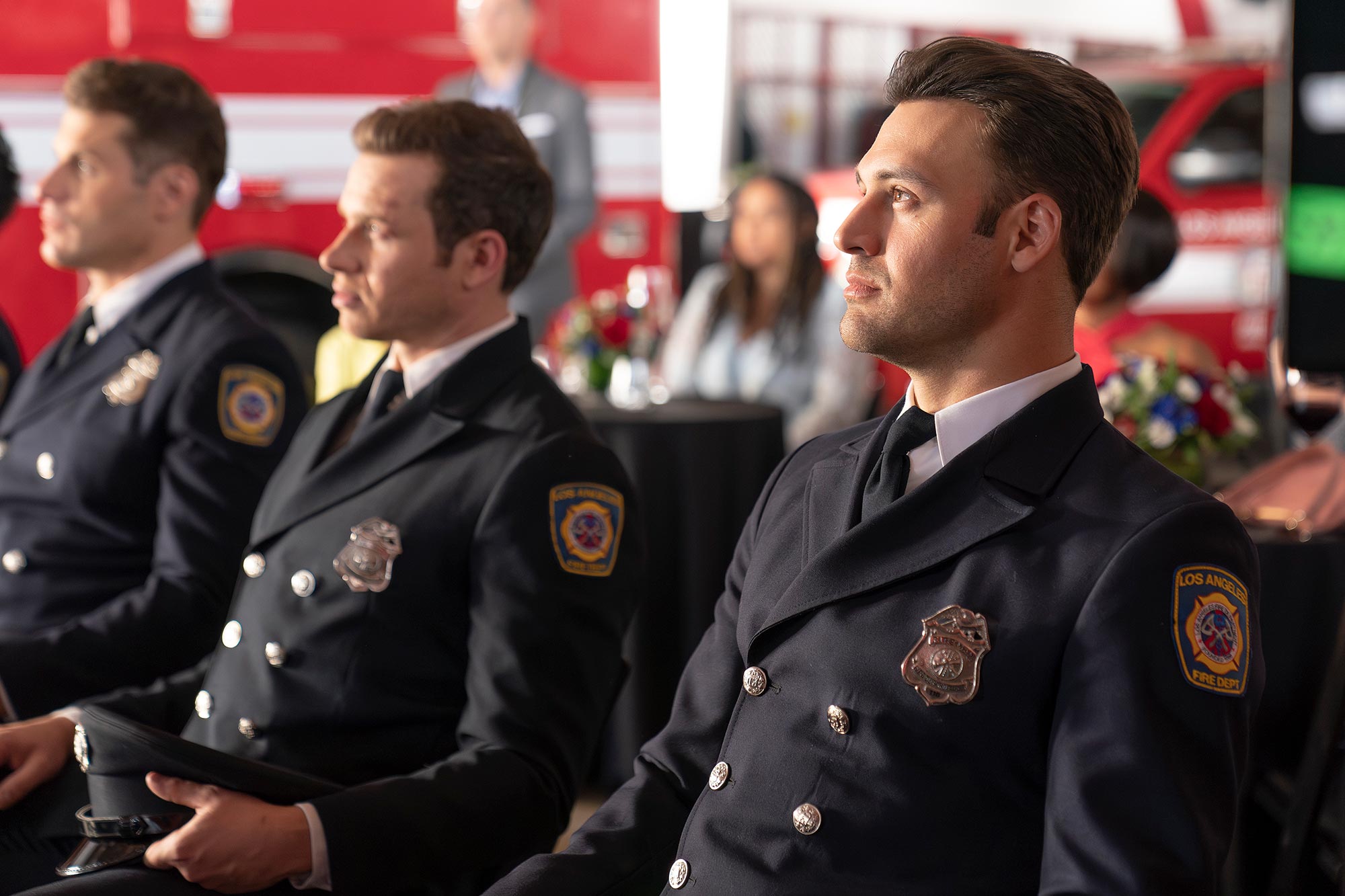 Ryan Guzman spricht über den Erfolg von „9-1-1“ und darüber, wie er in seinen Mitstreitern eine Familie gefunden hat