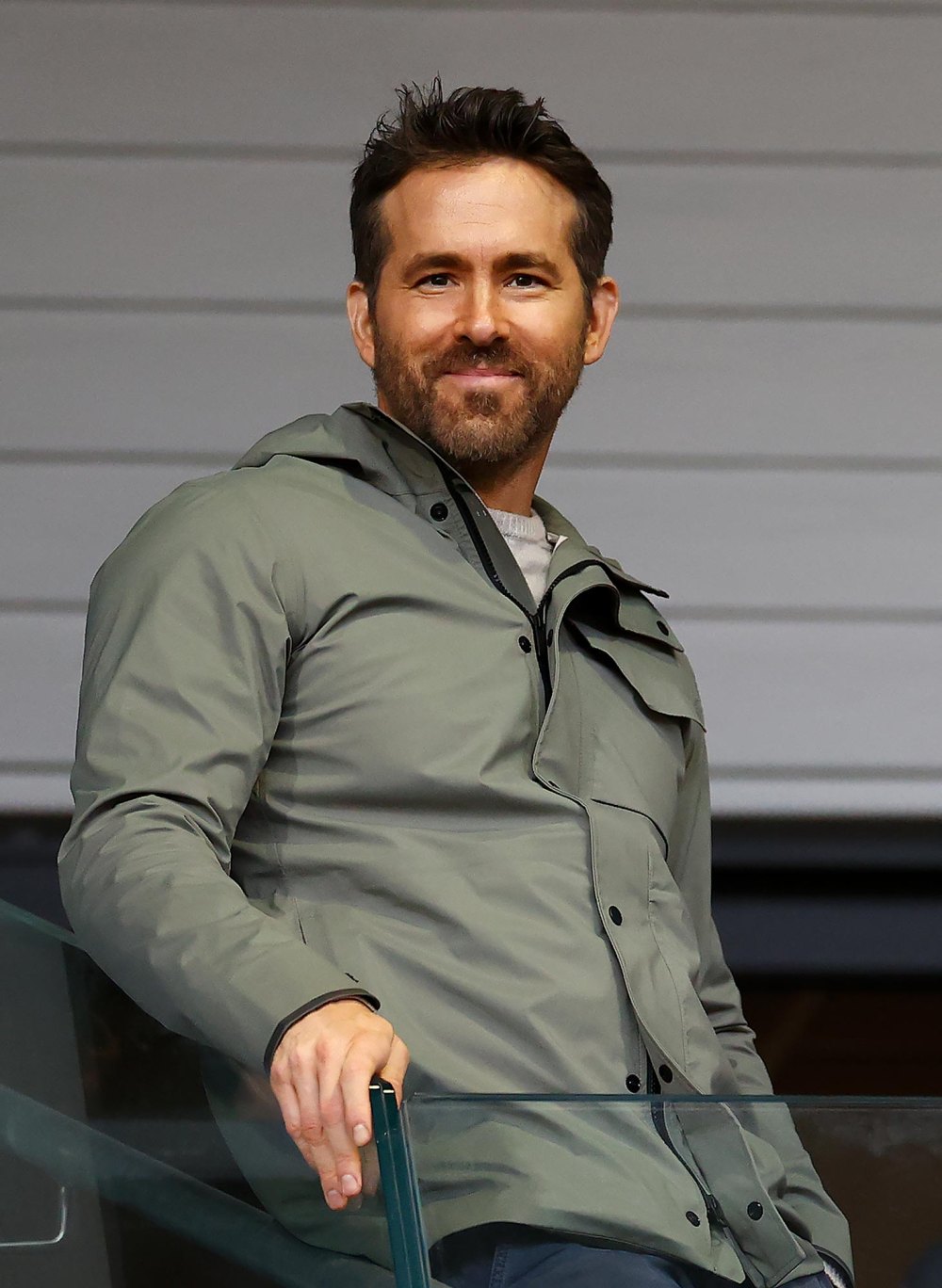 Ryan Reynolds Visits Young Cancer Patient in Boston Hospital