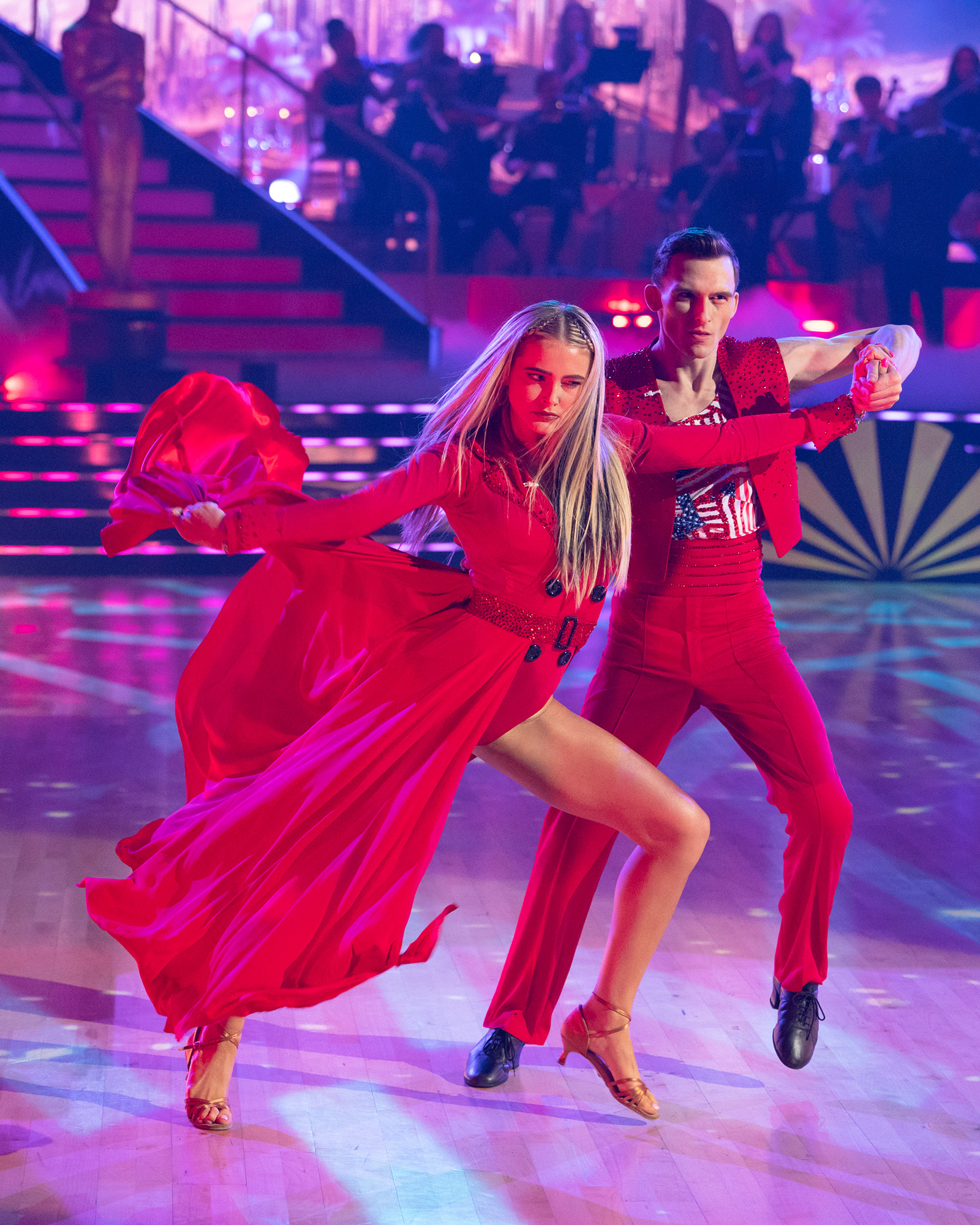 Mái tóc hai tông màu 'DWTS' của Rylee Arnold mang đến cho 'Thiếu tá Christina Aguilera Vibes'