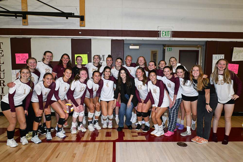 Selena Gomez Sweetly Surprises a Volleyball Team After They Asked Her to Sing National Anthem