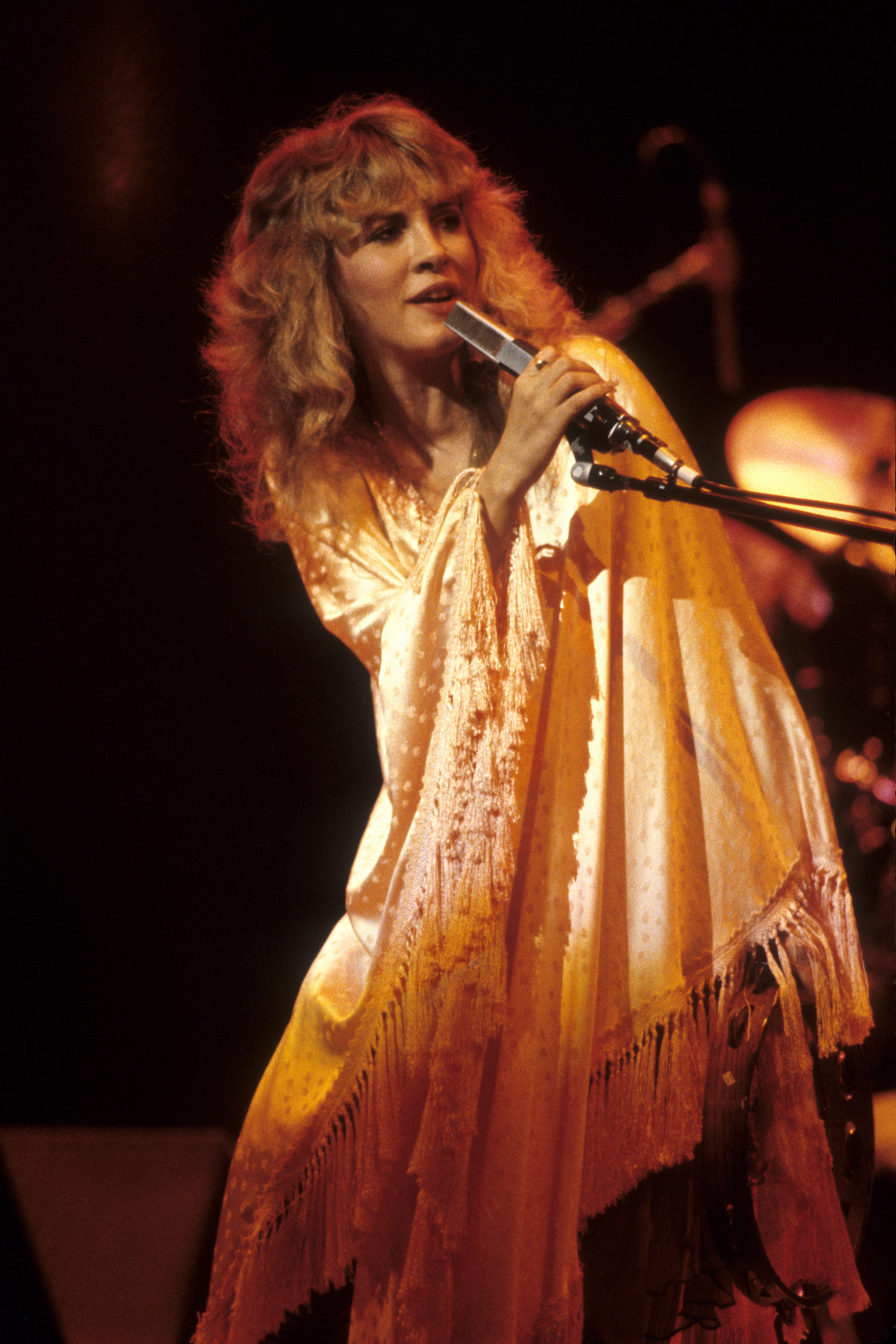 Những câu nói hay nhất của Stevie Nicks về âm nhạc, tình yêu, sự đau khổ và phong cách