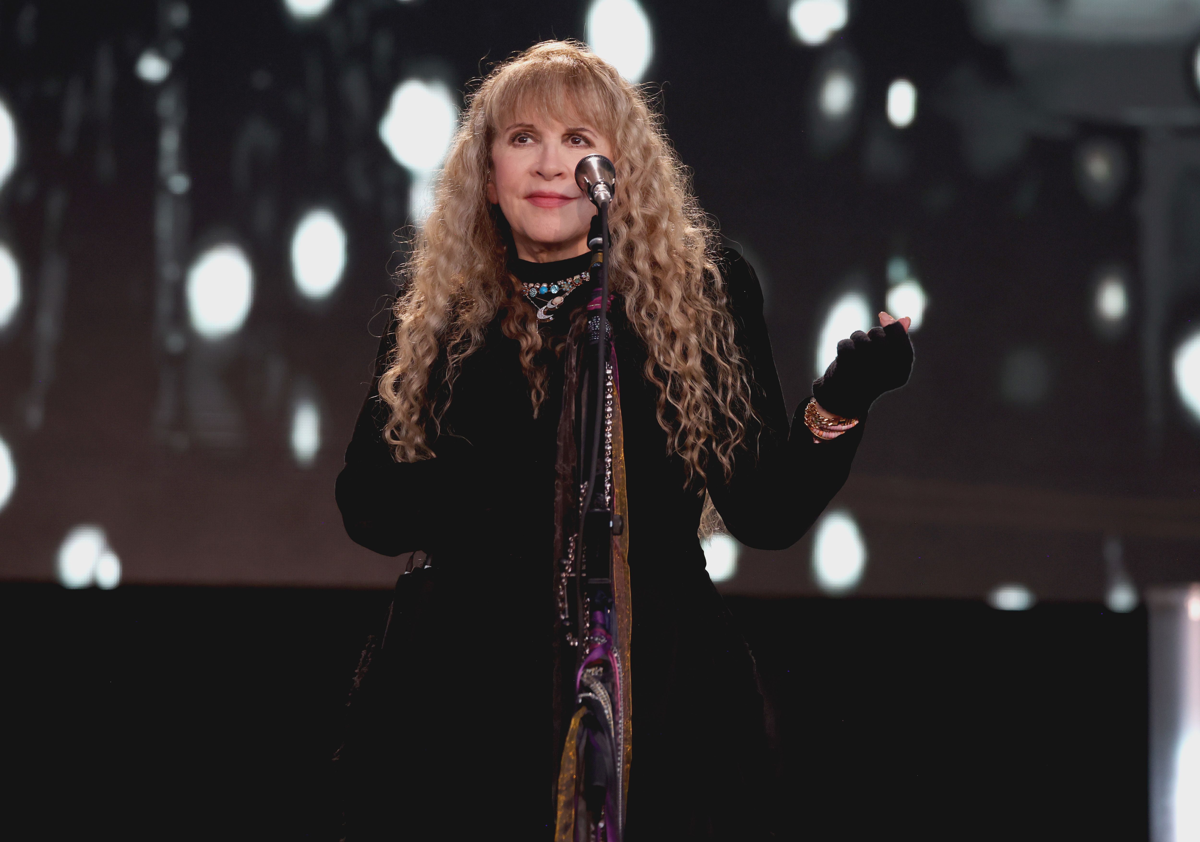 Las mejores frases de Stevie Nicks sobre música, amor, desamor y estilo