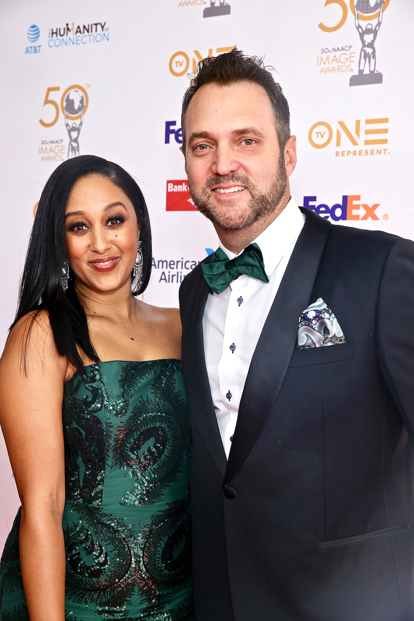 Tamera Mowry Kayınpederinin Hastaneden Taburcu Edilmesinden Rahatladı