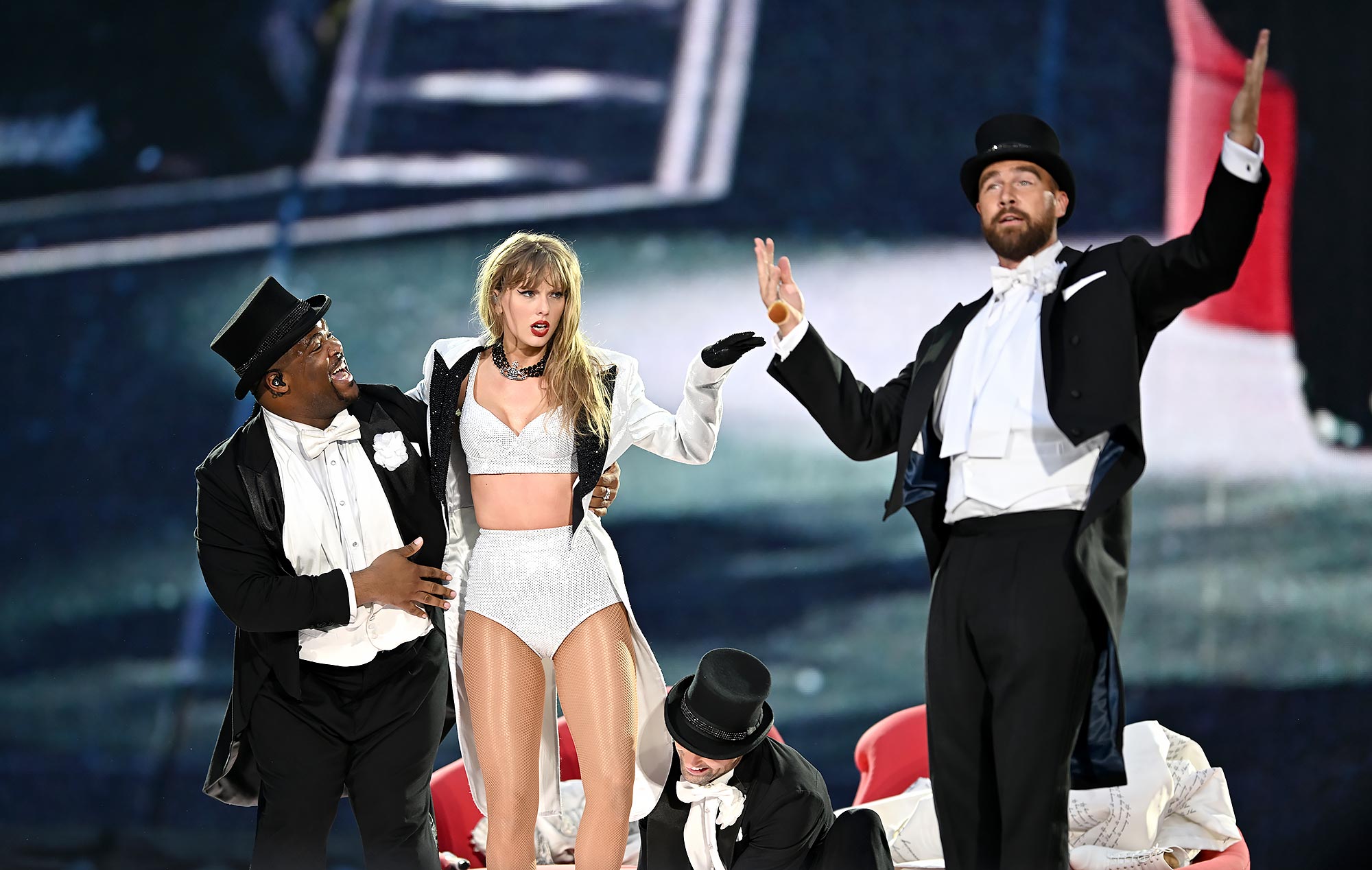 Taylor Swift, contrato de separação 'inteiramente falso' de Travis Kelce: nós explicamos