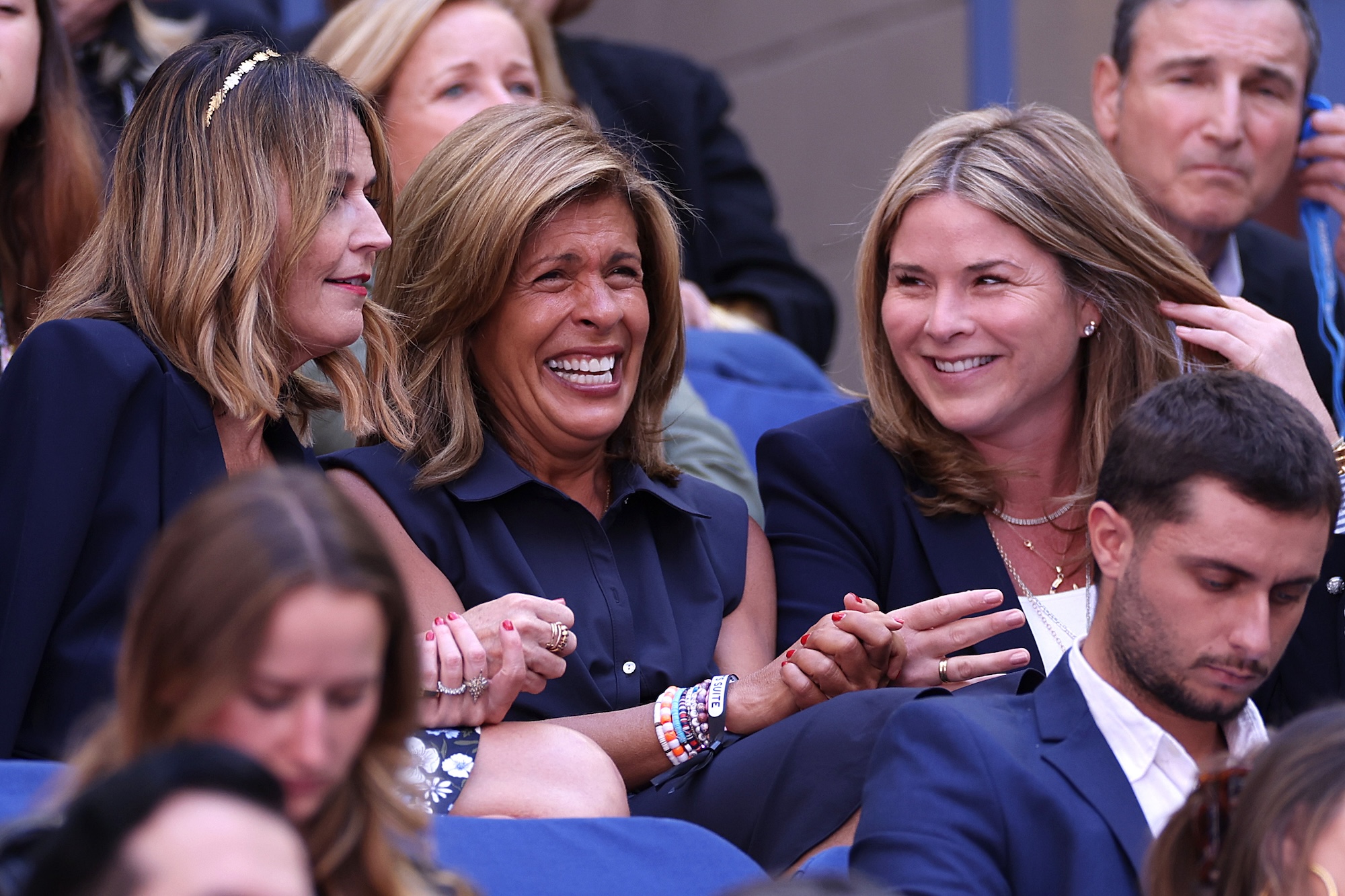 Hoda Kotb und die Moderatoren der „Today“-Show scherzen, dass sie für Taylor Swift bei den US Open sind