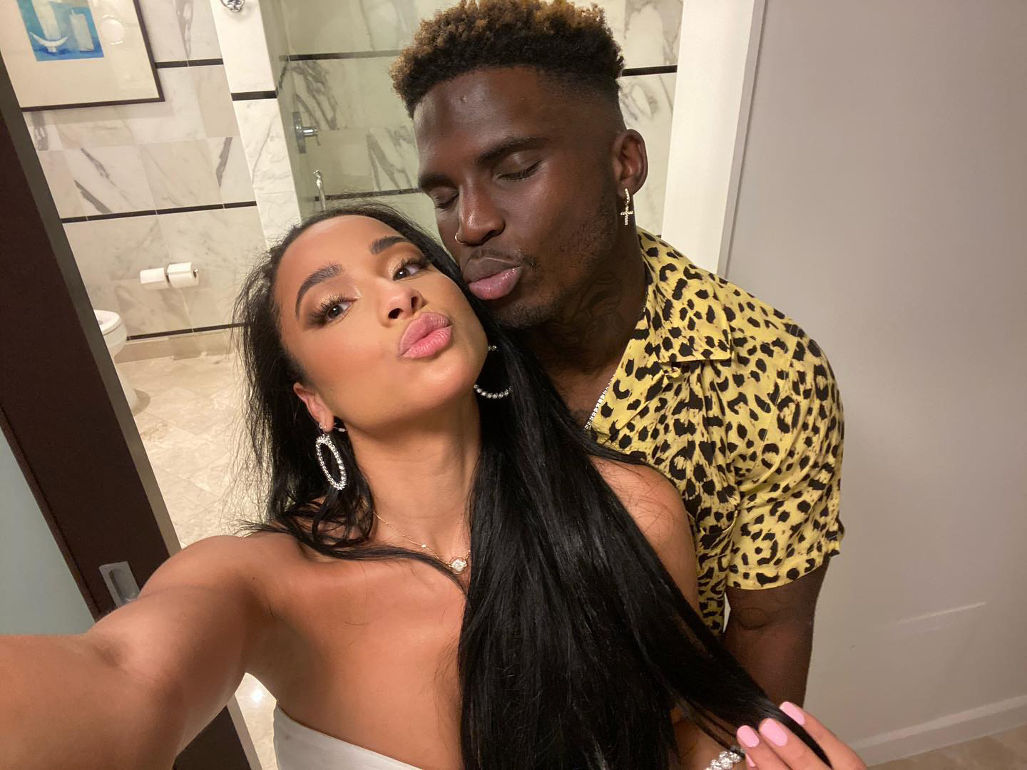 Cronología de la relación de Tyreek Hill y su esposa Keeta Vaccaro de los Miami Dolphins