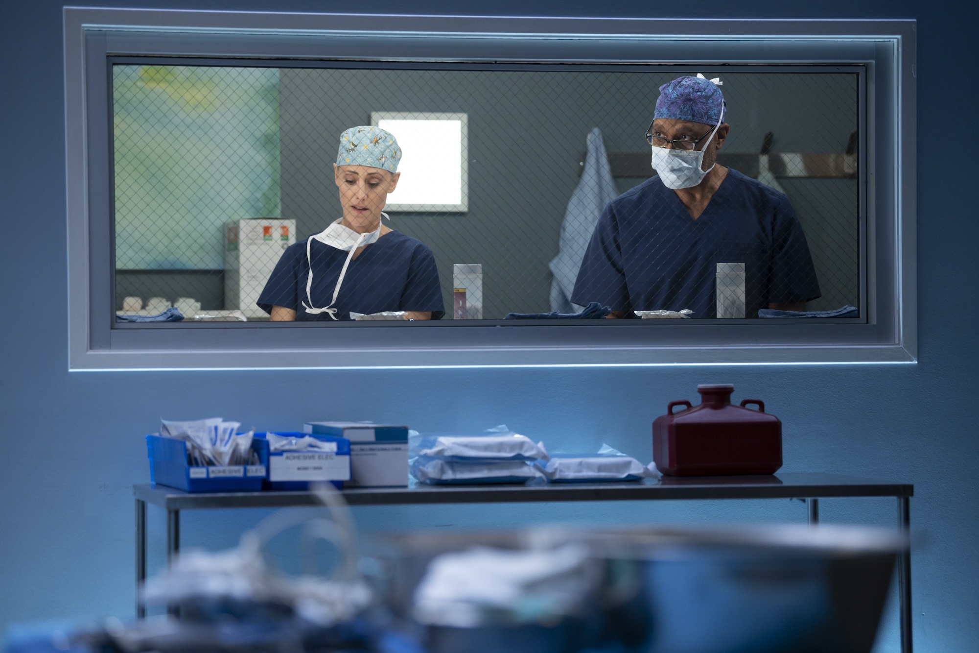 What Do Medical Dramas Use for Organs in Surgery Scenes And How Do They Avoid Accidental Injuries