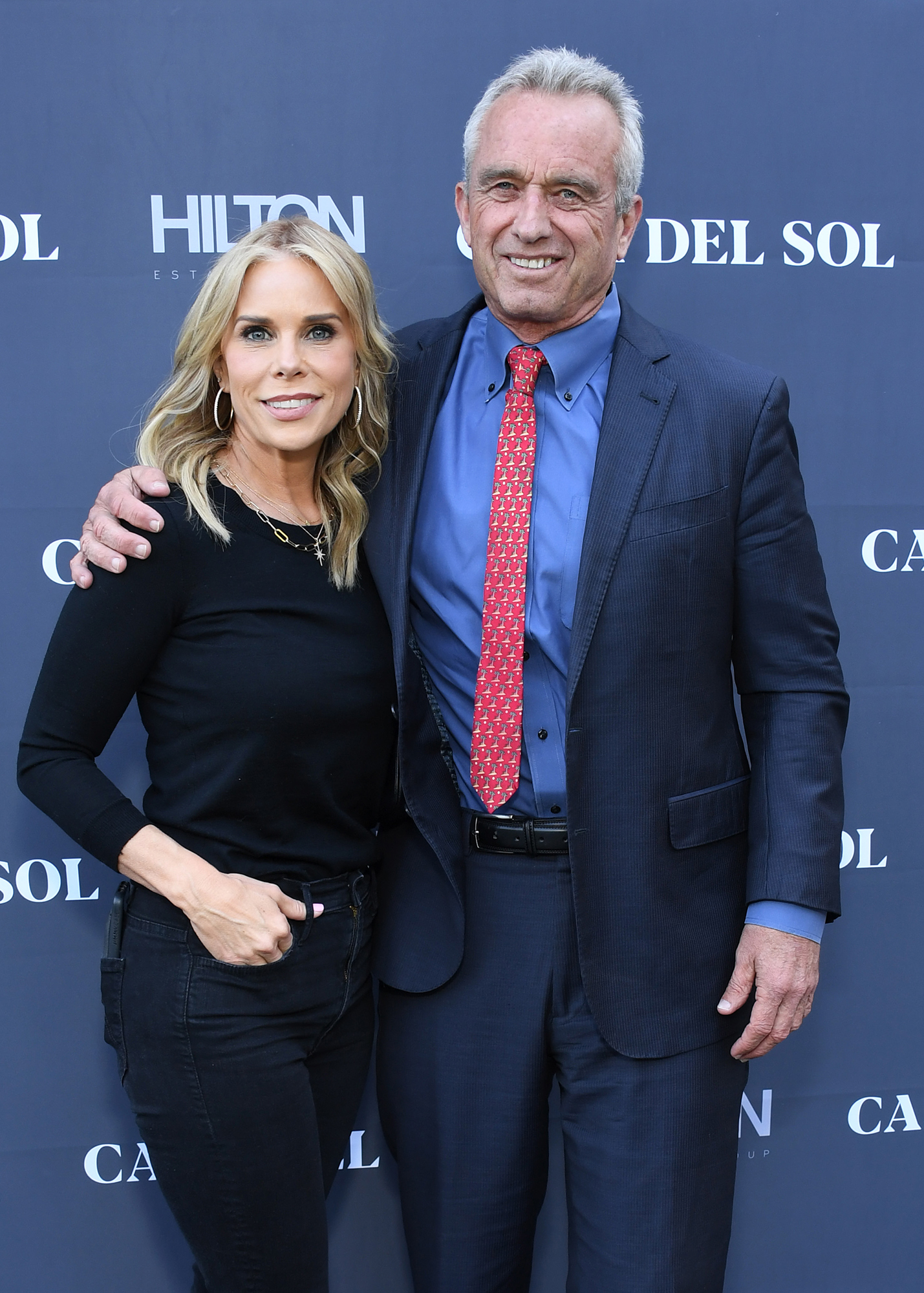 Cronograma de relacionamento de Cheryl Hines e Robert F. Kennedy Jr.