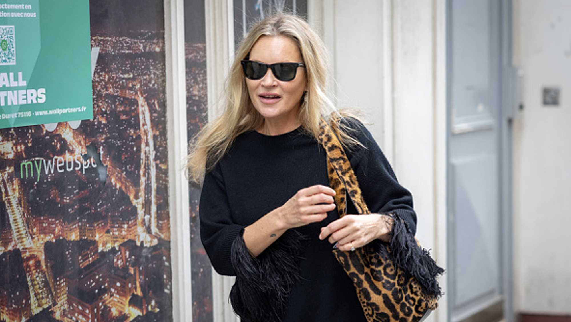 Kate Moss'un Leopar Desenli Çanta Stilini beğendiniz mi? Sadece 14$ karşılığında alın!