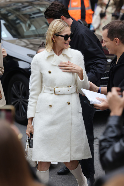 kelly rutherford wearing white dior coat