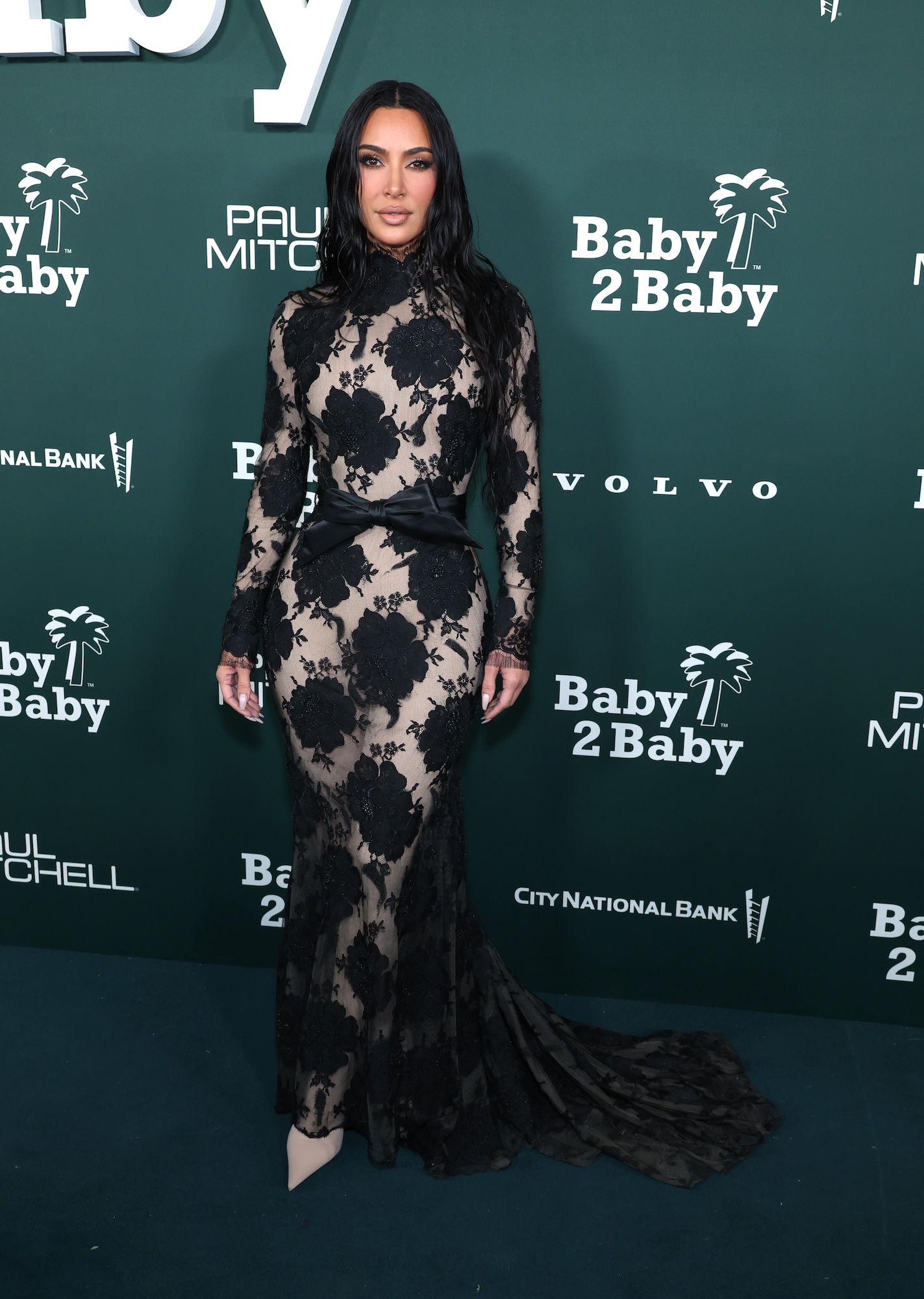 Kim Kardashian chia sẻ những bức ảnh tựu trường ngọt ngào của 4 đứa con