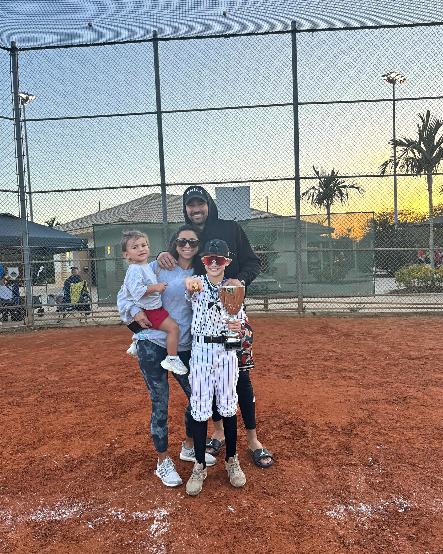 El hijo de la estrella de los Filis, Nick Castellanos, Liam es su mayor admirador: fotos familiares